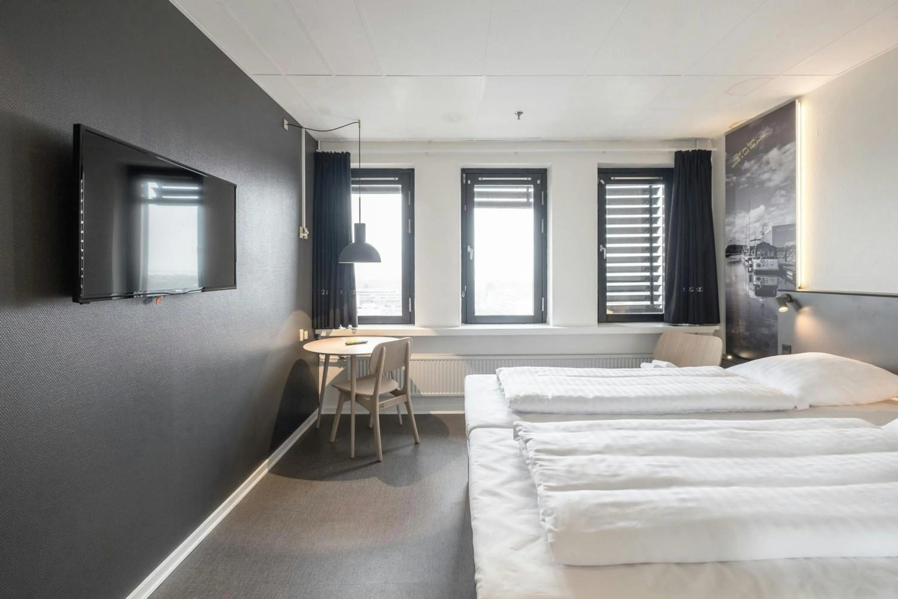 Photo of the whole room, Bed in Four Points Flex by Sheraton Ishoj