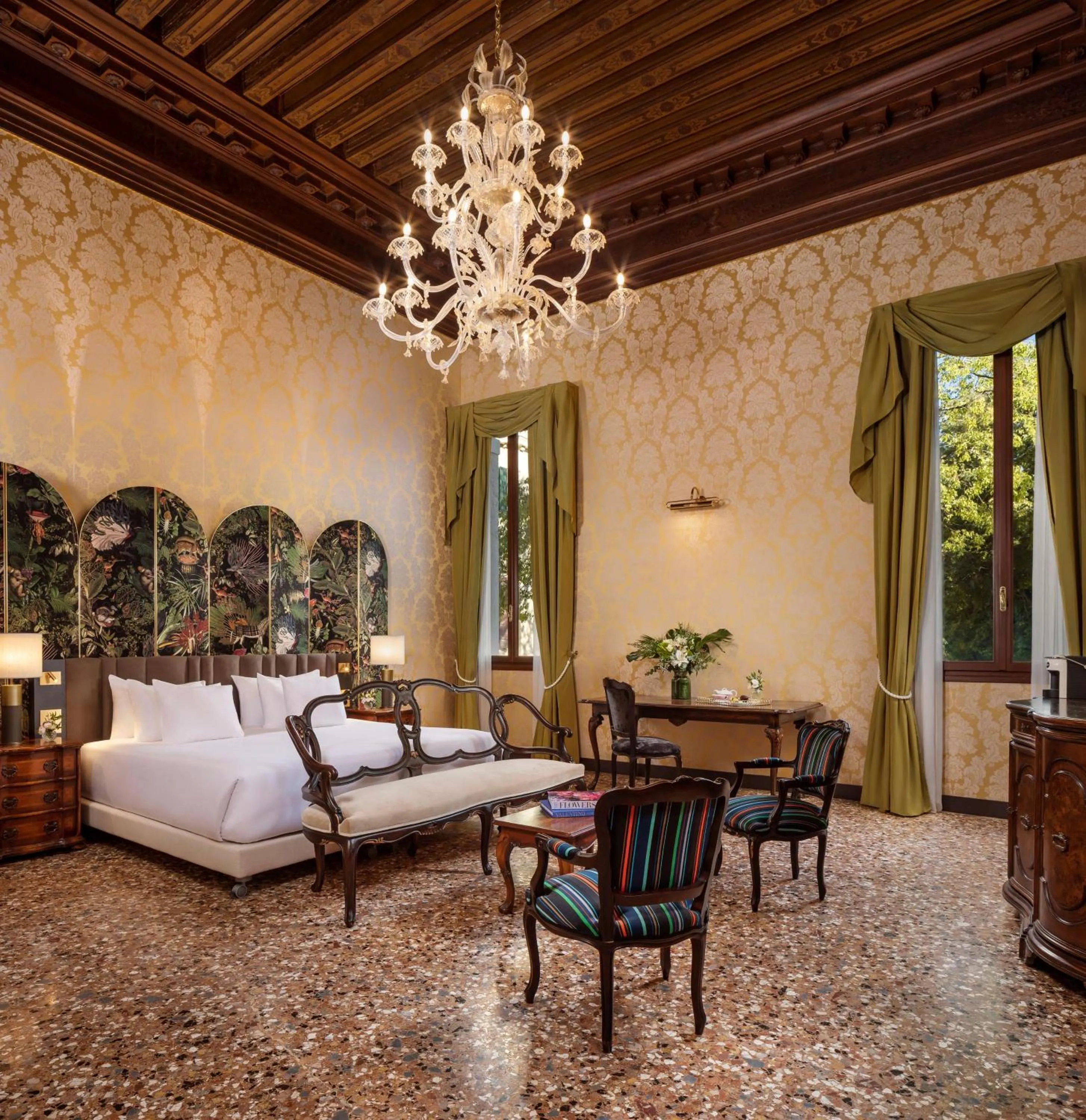 Junior Suite with Extra Bed (2 Adults + 1 Child) in NH Collection Grand Hotel Palazzo Dei Dogi