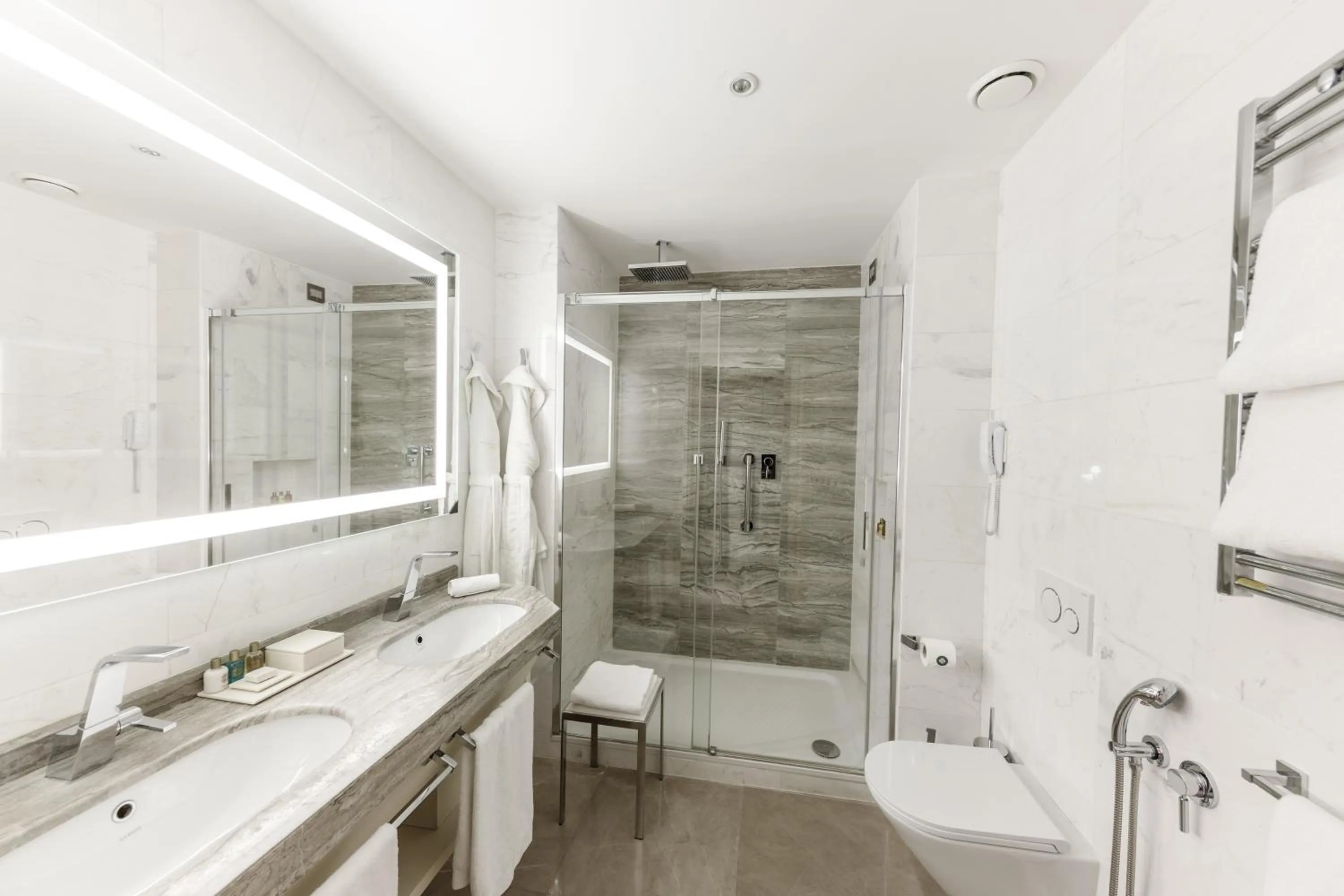 Shower in Aleph Rome Hotel, Curio Collection By Hilton