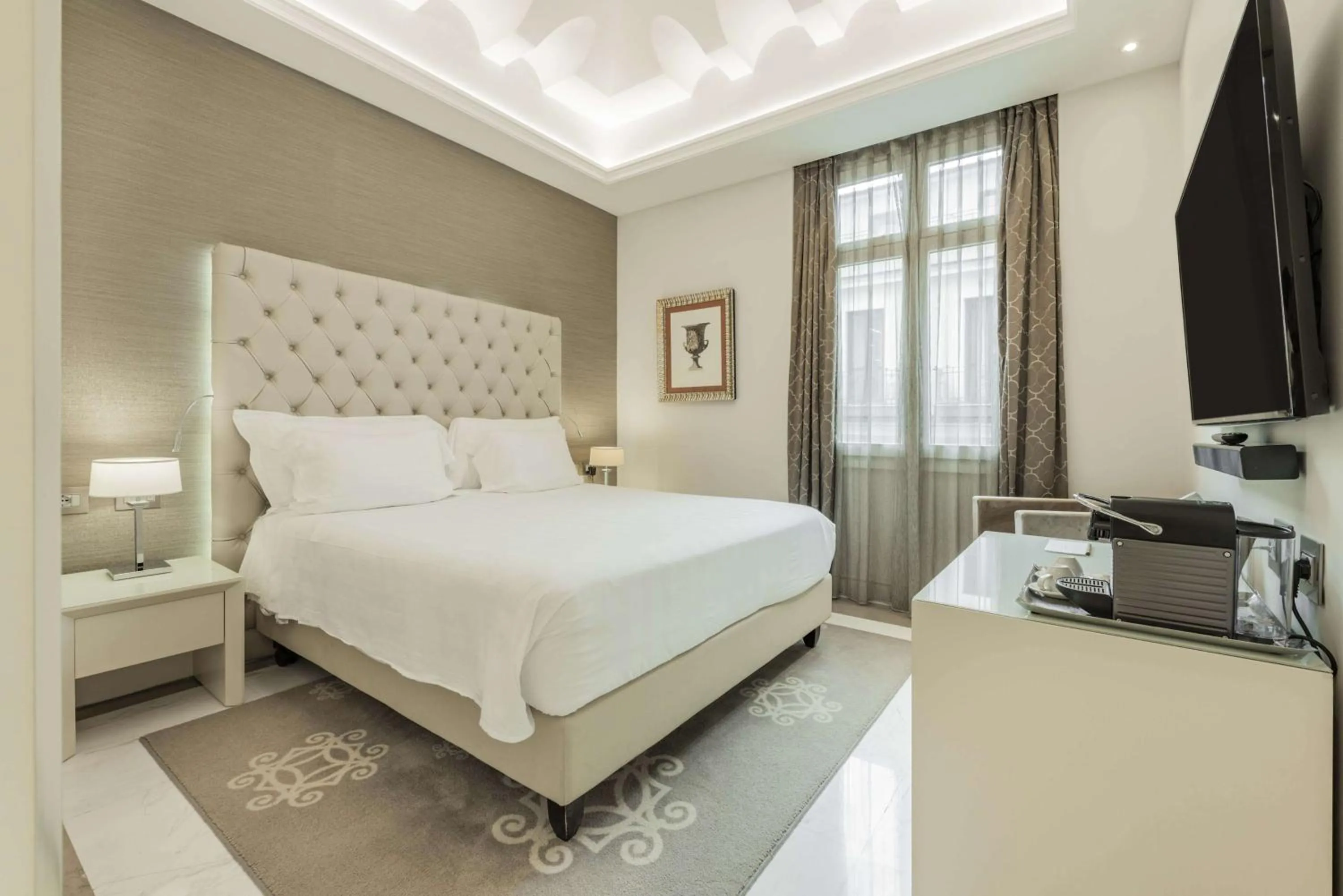 Bed in Aleph Rome Hotel, Curio Collection By Hilton