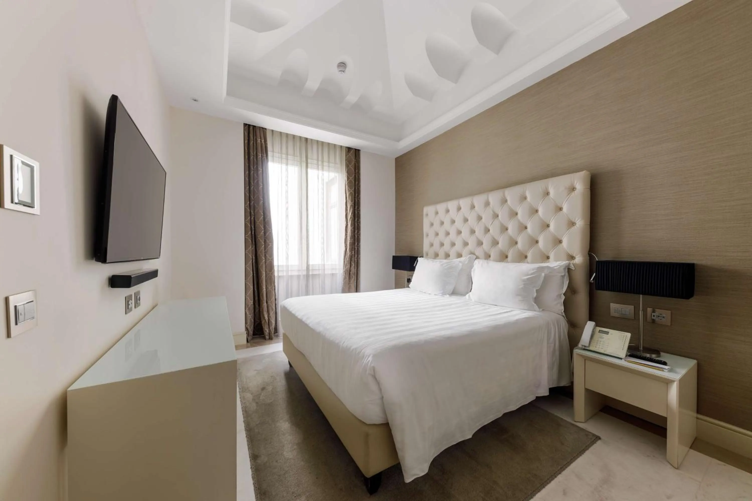 Bed in Aleph Rome Hotel, Curio Collection By Hilton