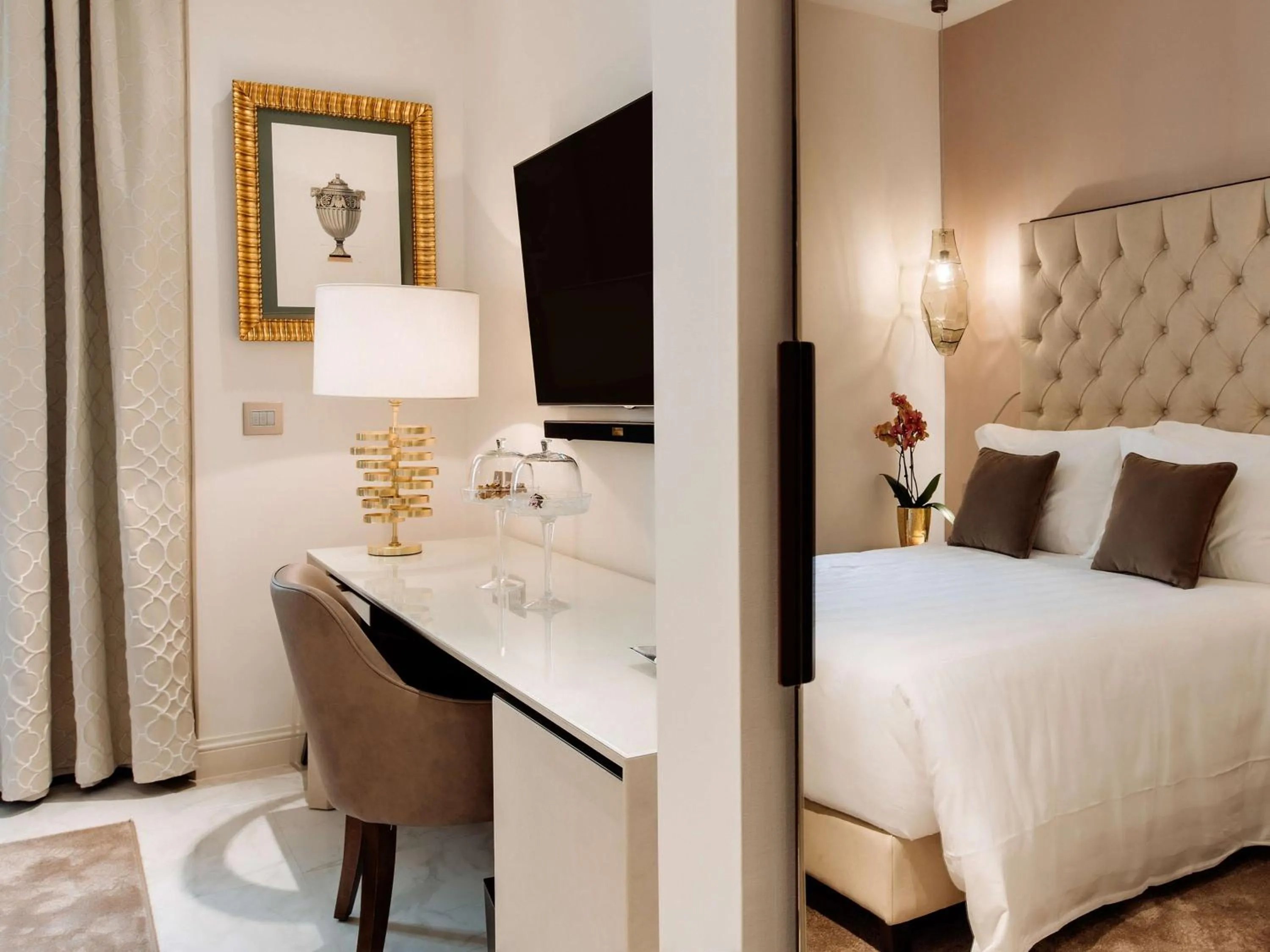 Bedroom, Bed in Aleph Rome Hotel, Curio Collection By Hilton