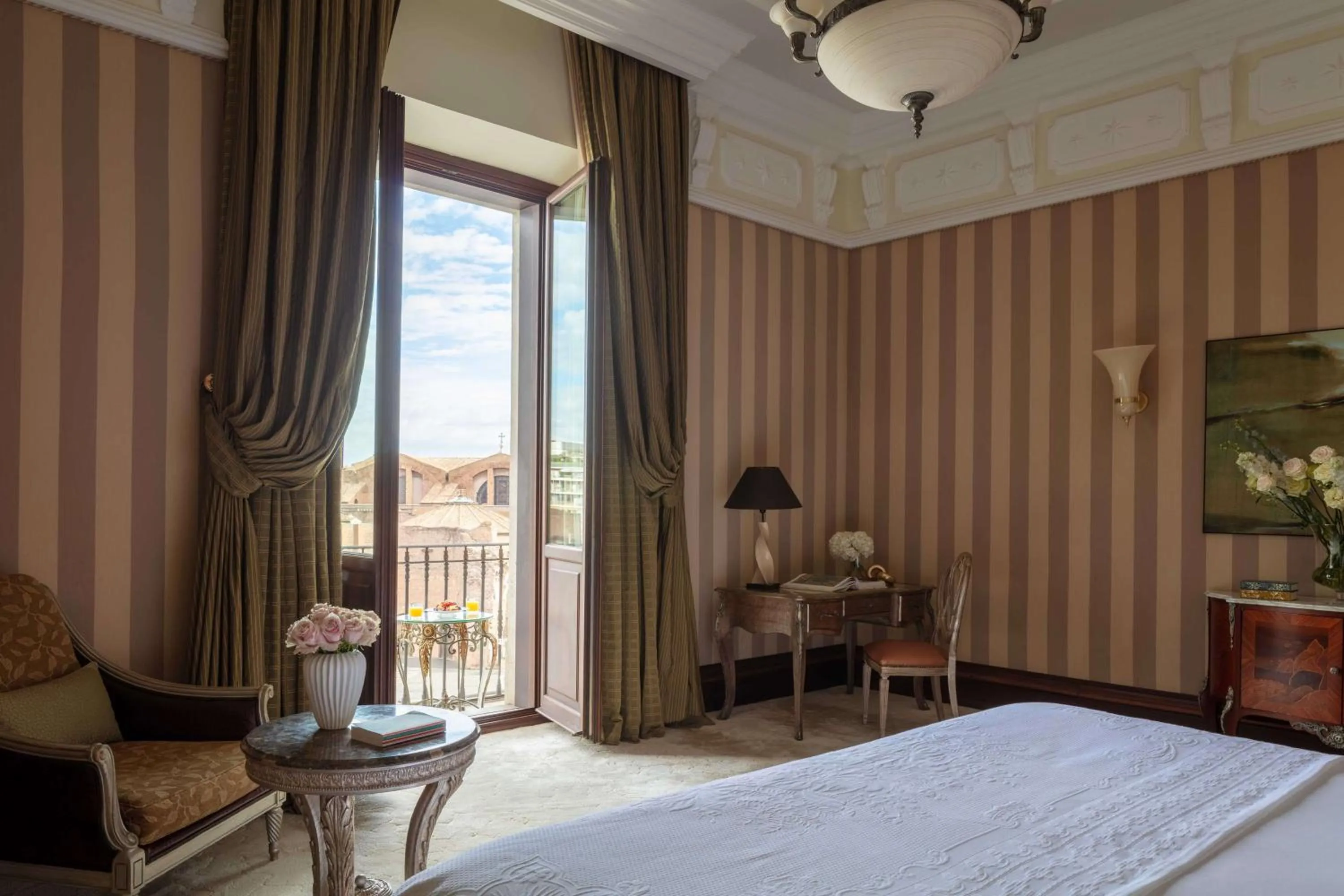 Photo of the whole room, Bed in Anantara Palazzo Naiadi Rome Hotel - A Leading Hotel of the World