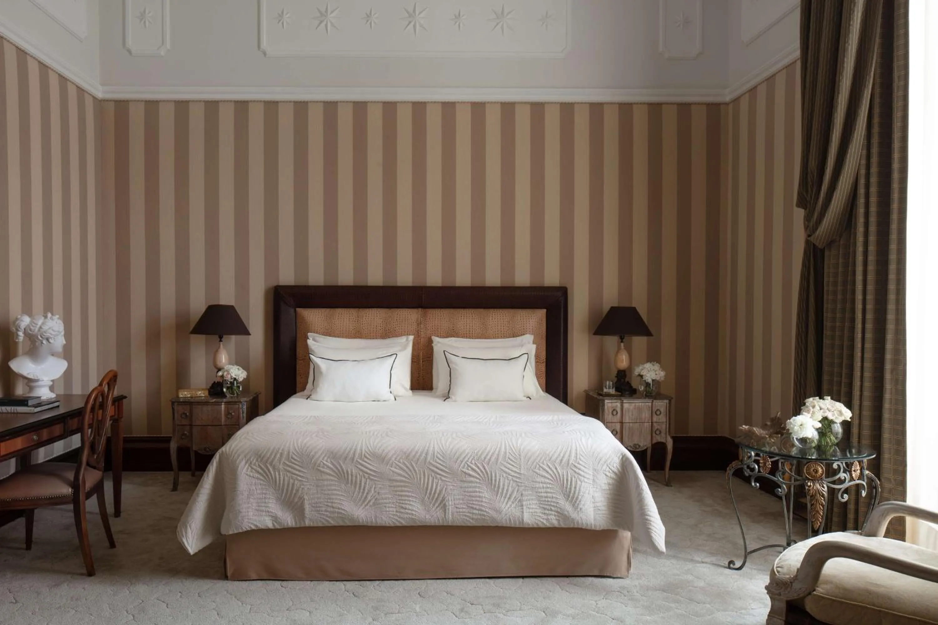 Photo of the whole room, Bed in Anantara Palazzo Naiadi Rome Hotel - A Leading Hotel of the World