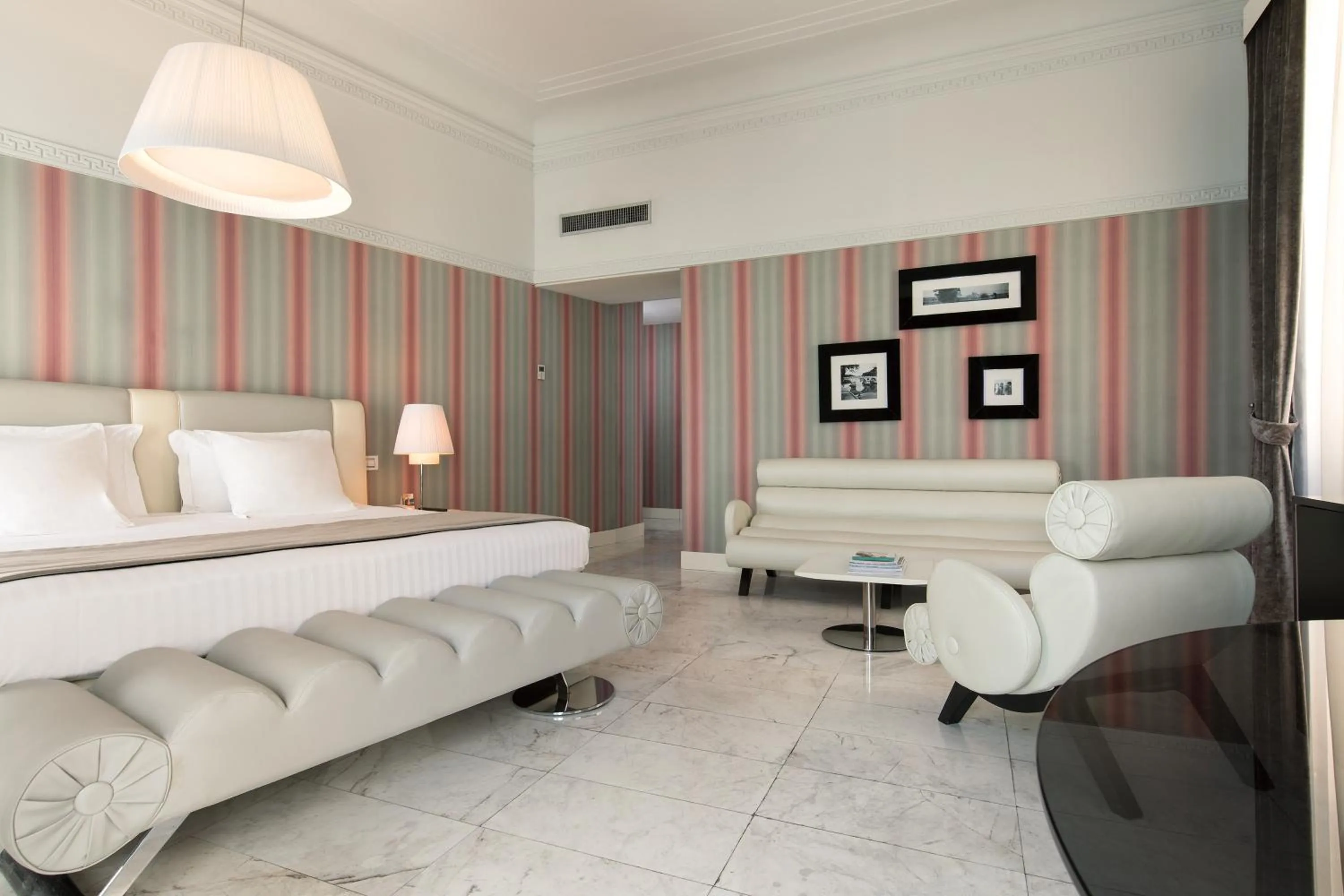 Photo of the whole room, Bed in Grand Hotel Palace Rome