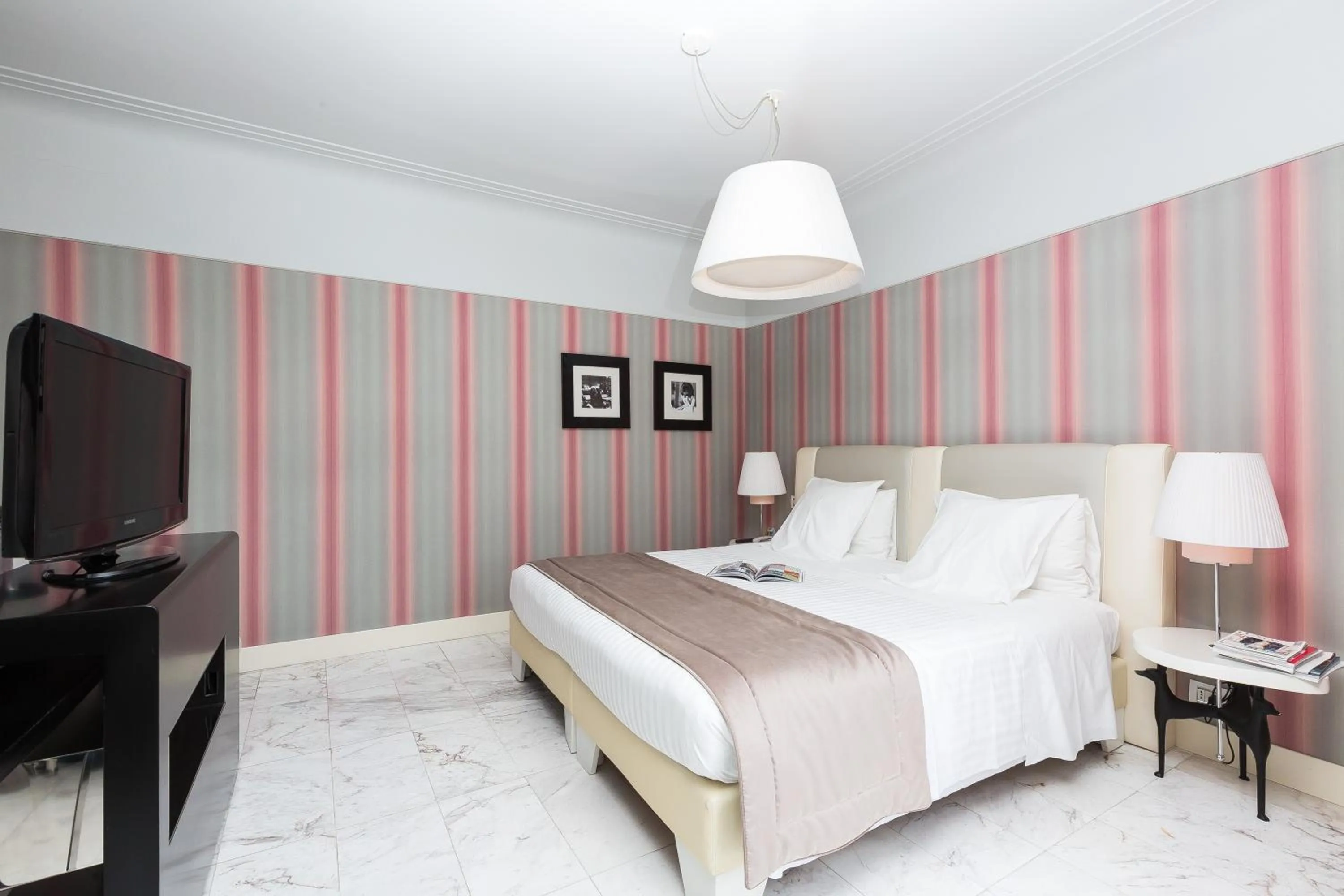 Bedroom, Bed in Grand Hotel Palace Rome