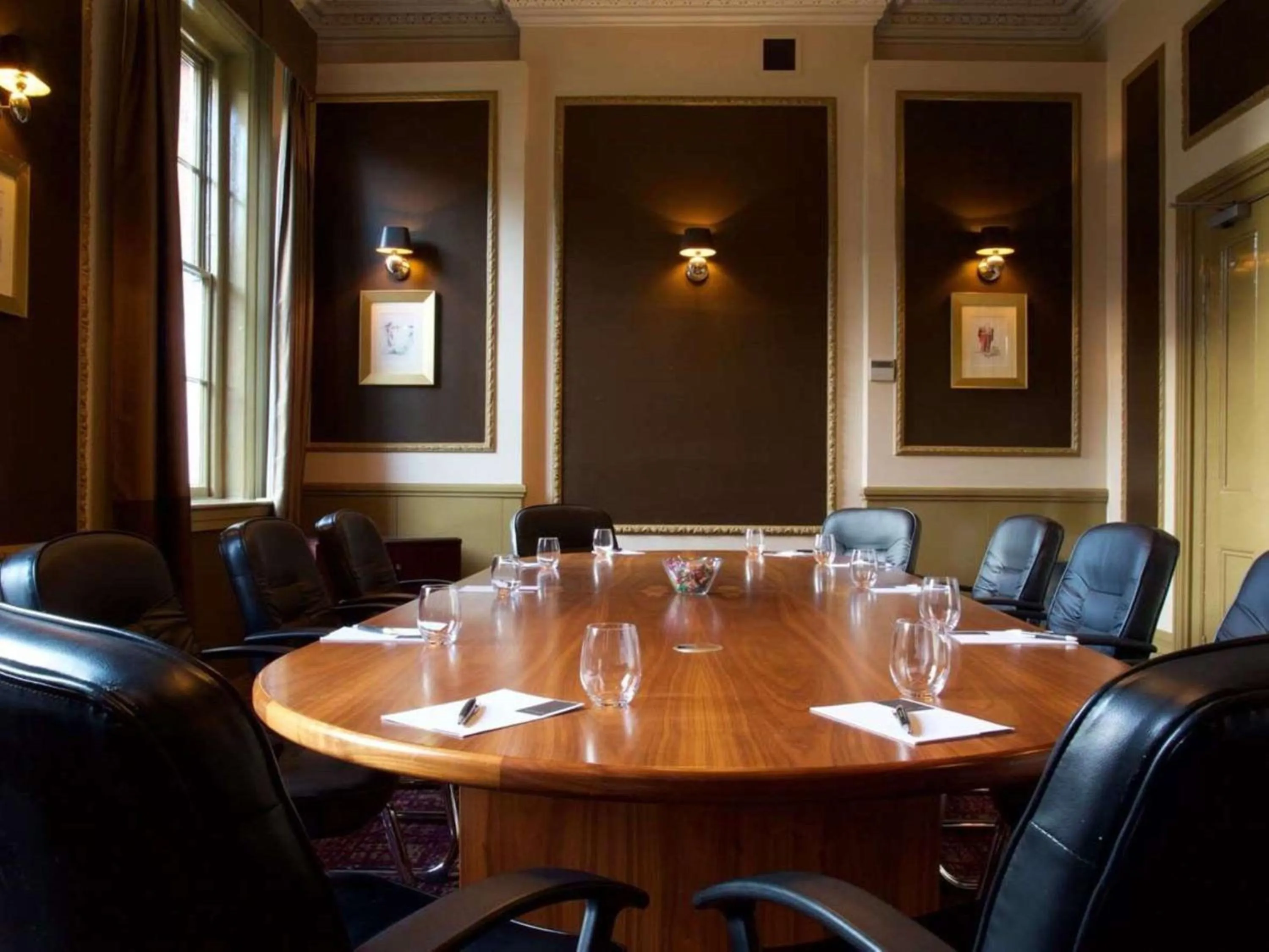 On site, Restaurant/Places to Eat in Derby Midland Hotel, BW Signature Collection