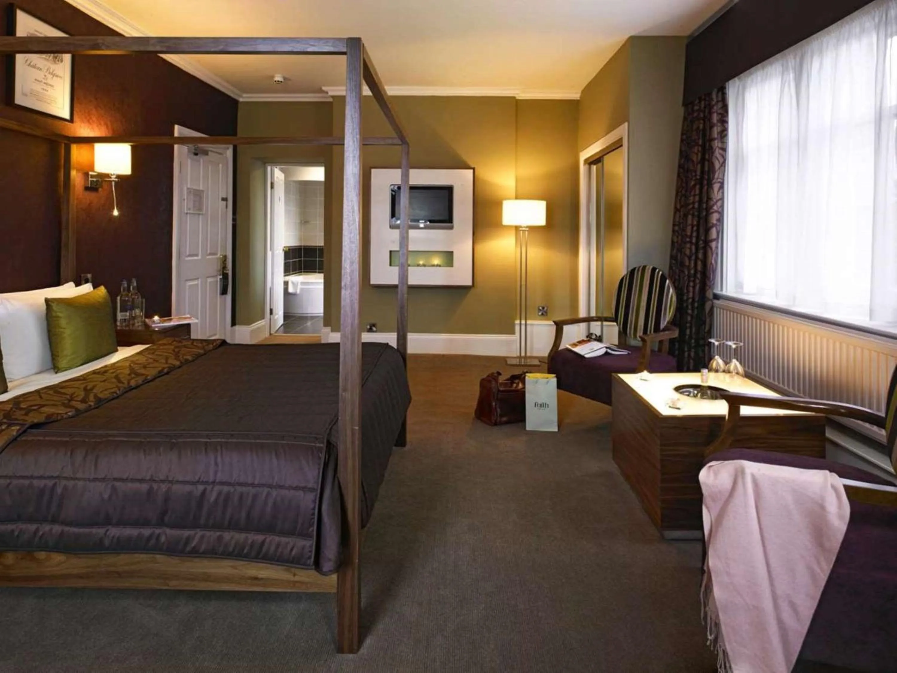 Photo of the whole room, Seating Area in Derby Midland Hotel, BW Signature Collection