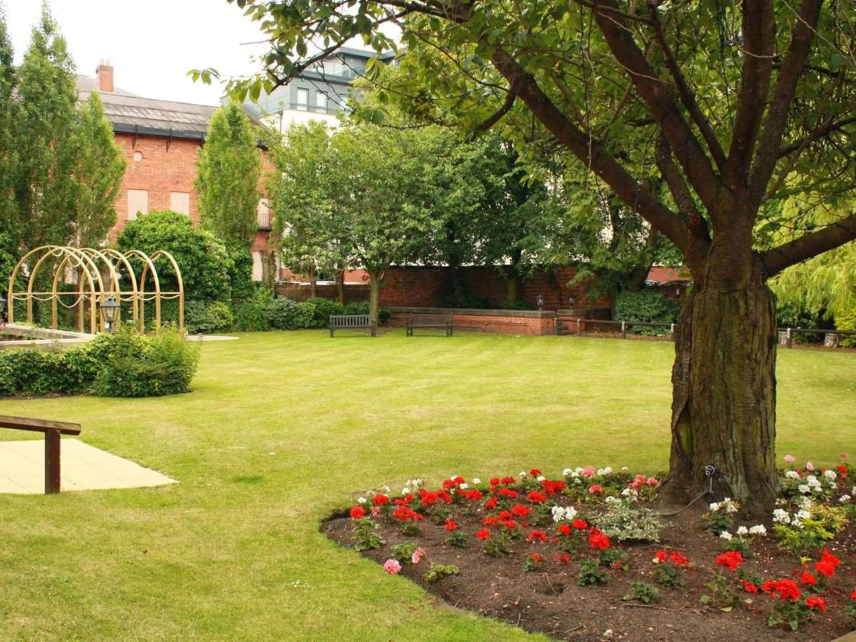 Property building, Garden in Derby Midland Hotel, BW Signature Collection