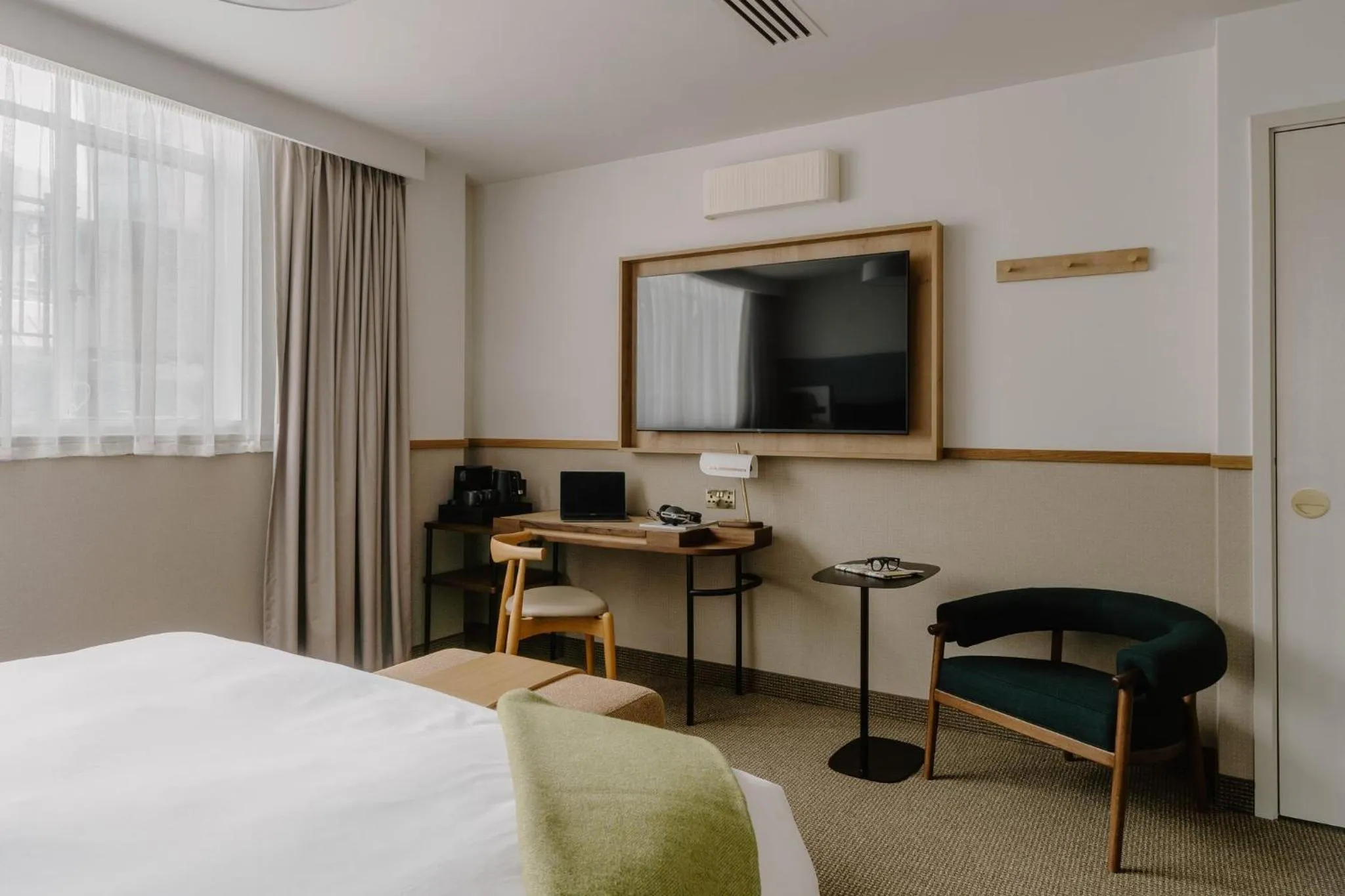 Bedroom, Bed in Club Quarters Hotel London City, London