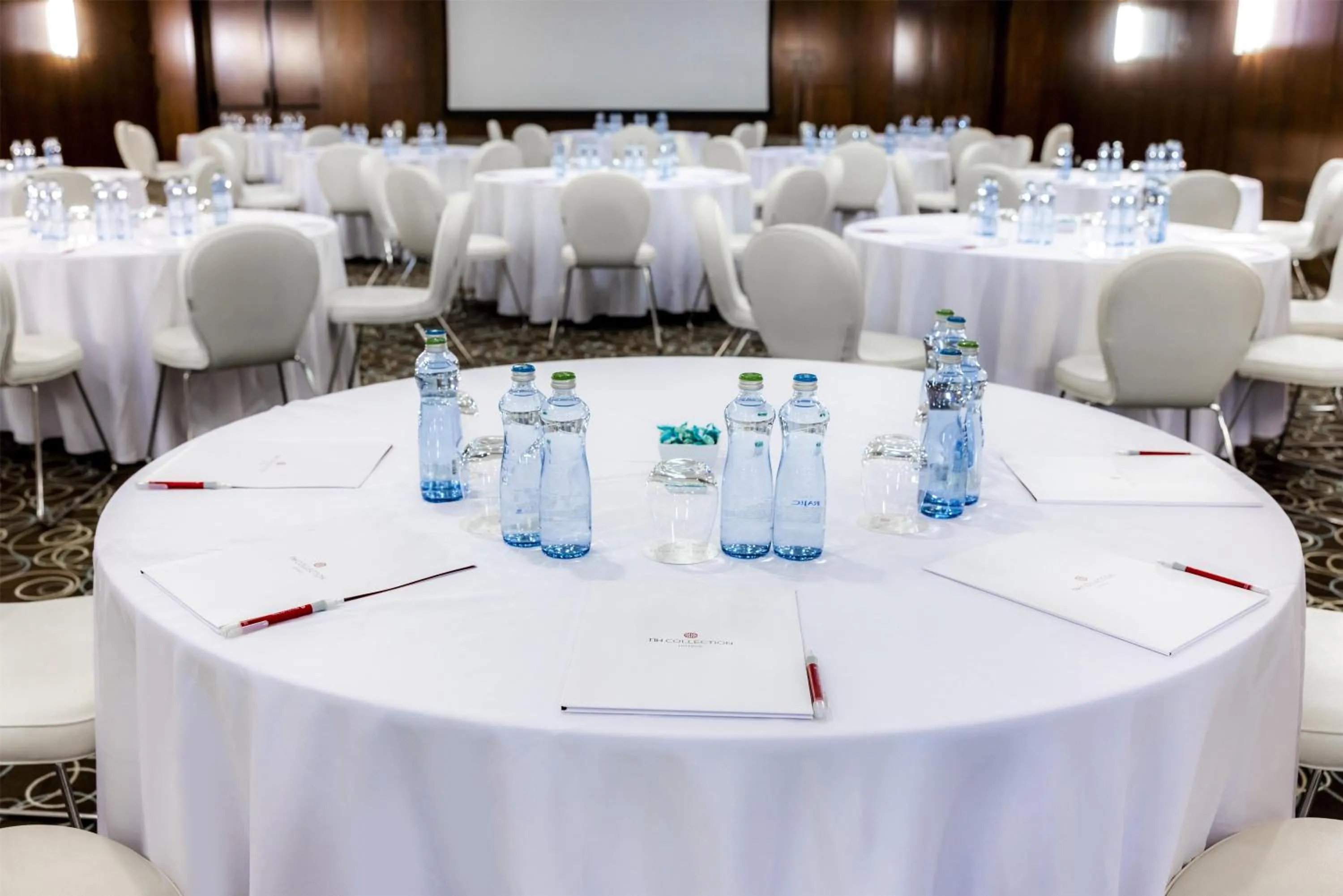 Restaurant/places to eat in NH Collection Prague Carlo IV