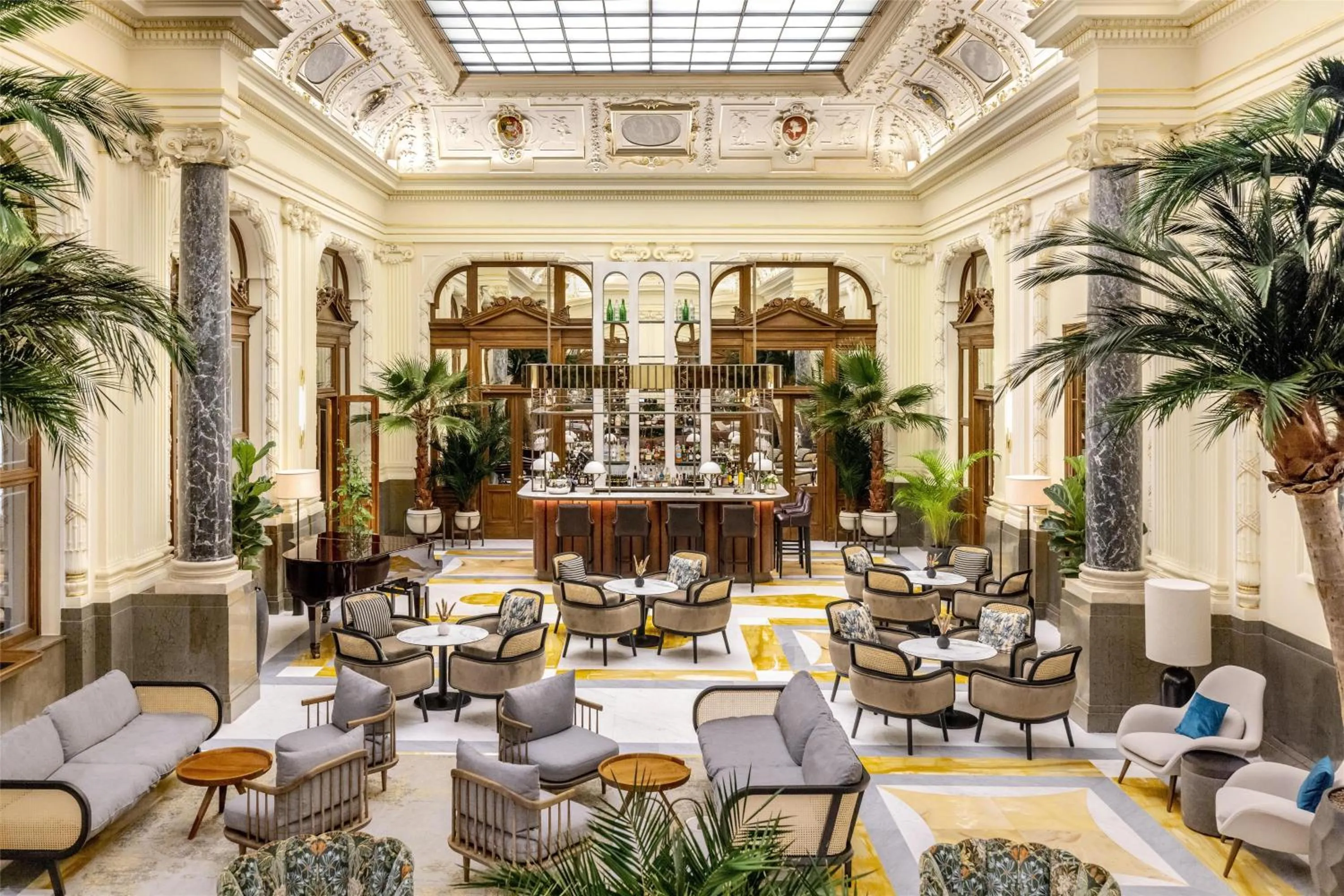 Lounge or bar in NH Collection Prague Carlo IV