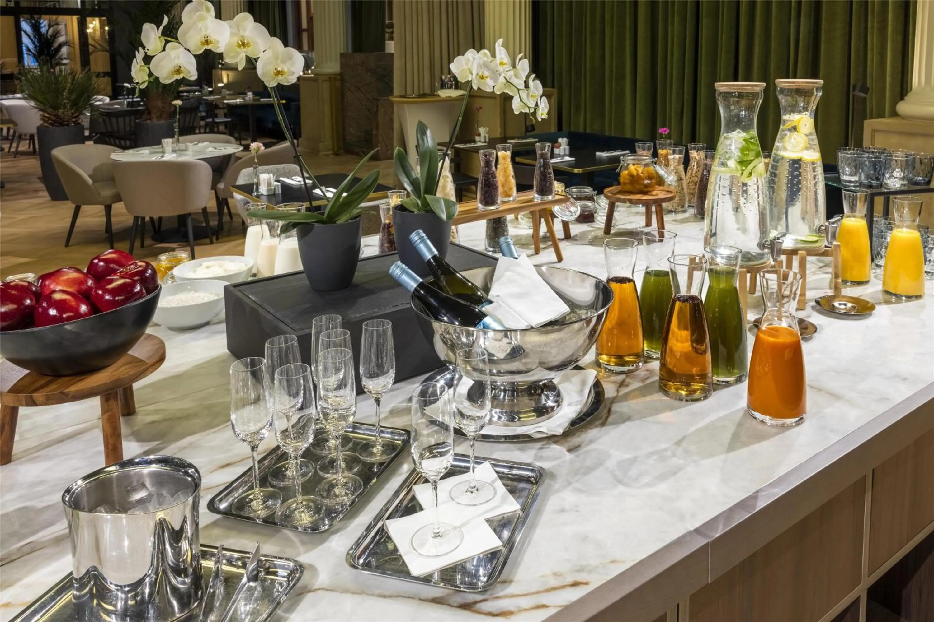 Restaurant/places to eat in NH Collection Prague Carlo IV