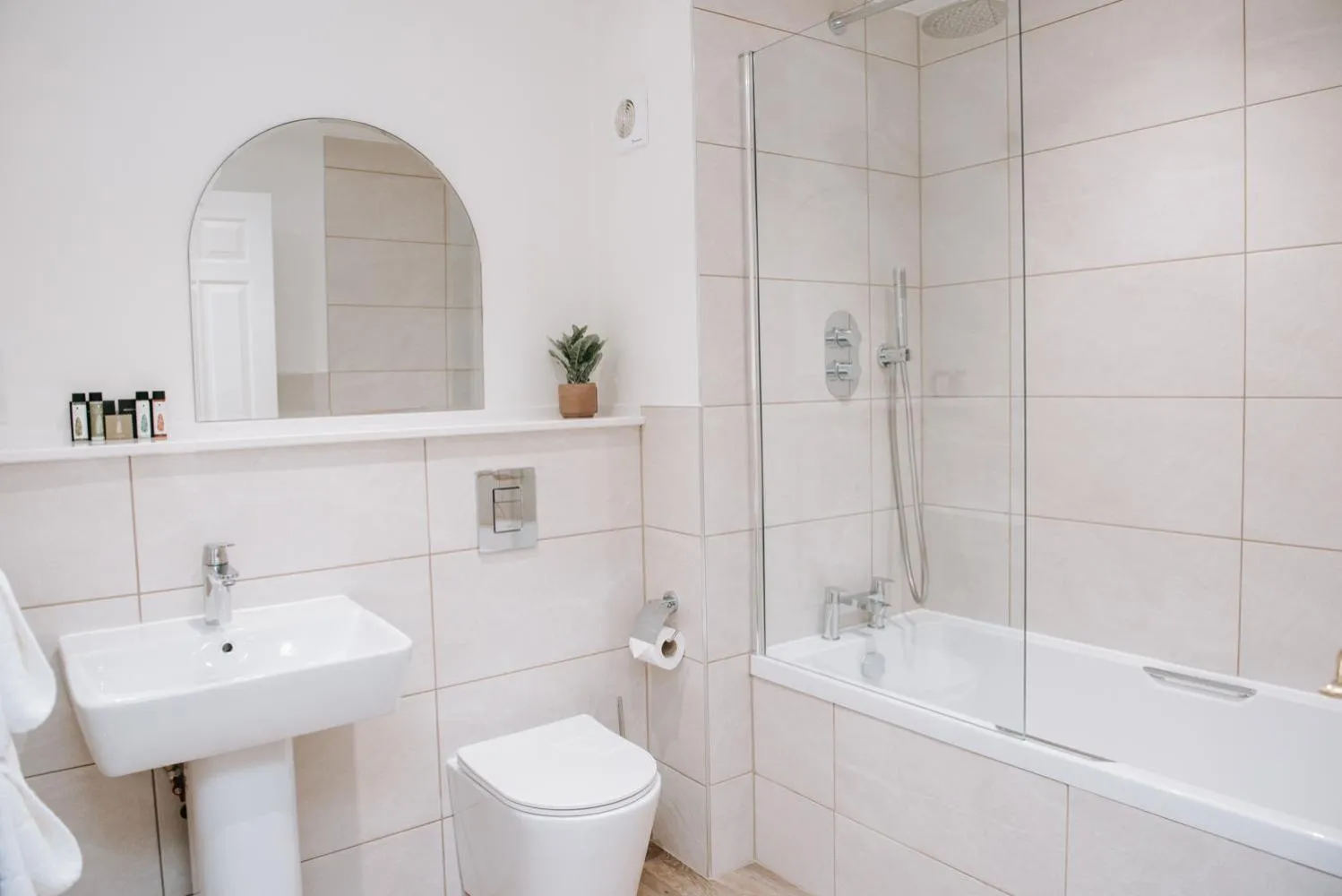 Bathroom in Flackley Ash Country House Hotel