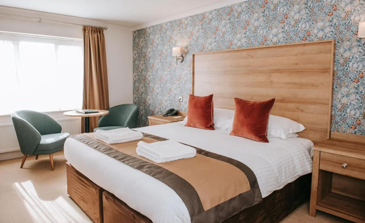 Photo of the whole room, Bed in Flackley Ash Country House Hotel