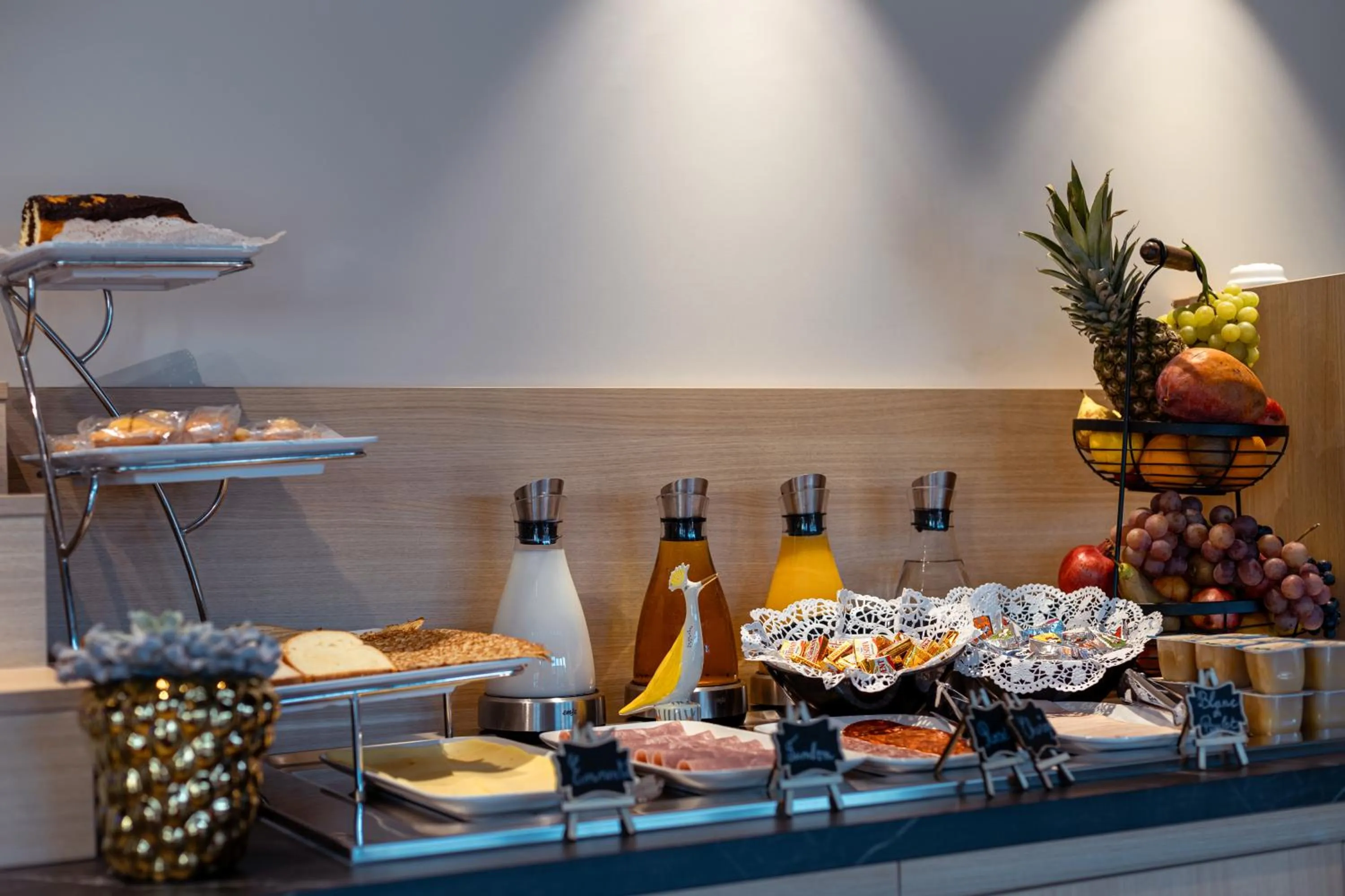 Buffet breakfast in KYRIAD DIRECT ORLEANS NORD - Cap Saran