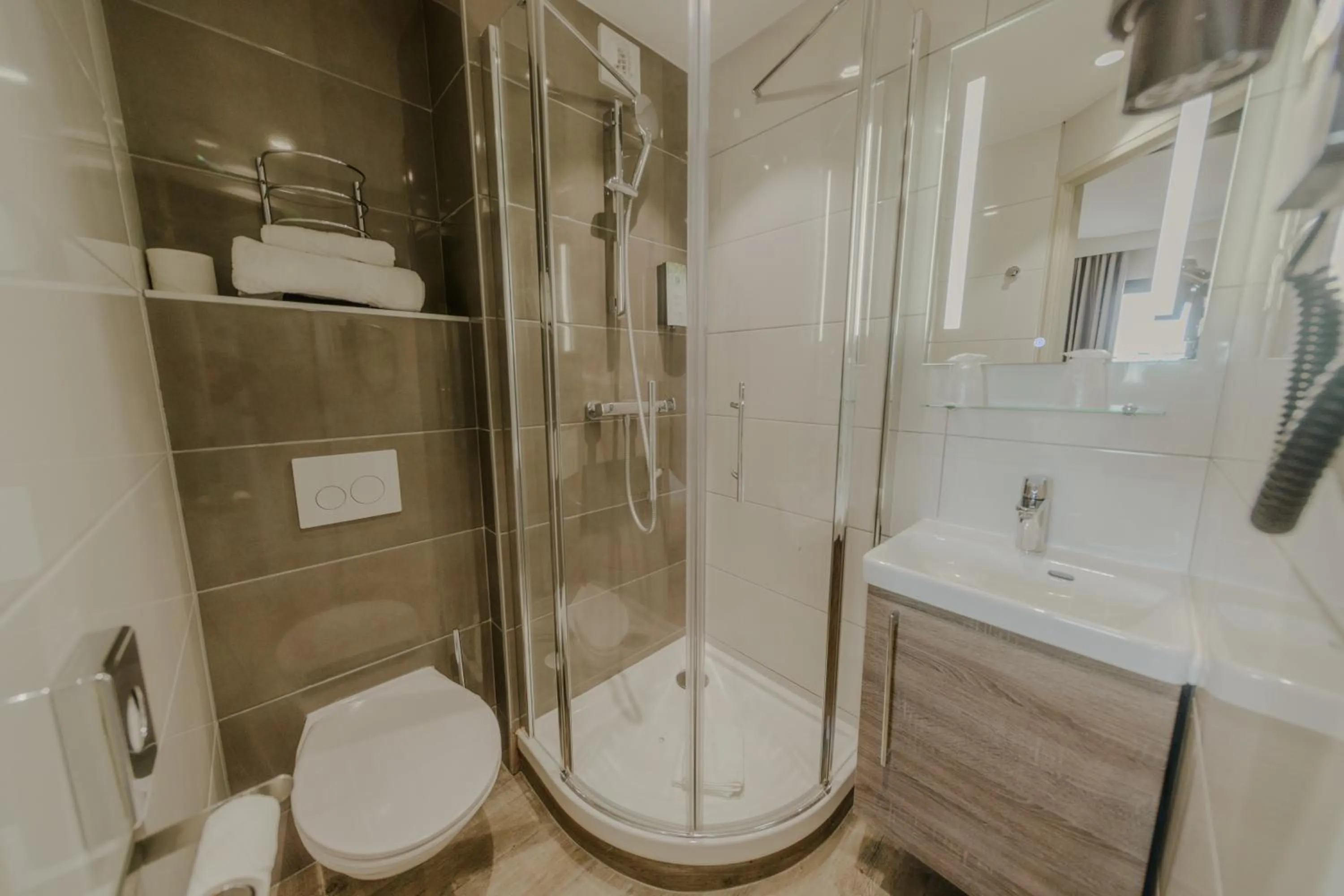 Shower in KYRIAD DIRECT ORLEANS NORD - Cap Saran