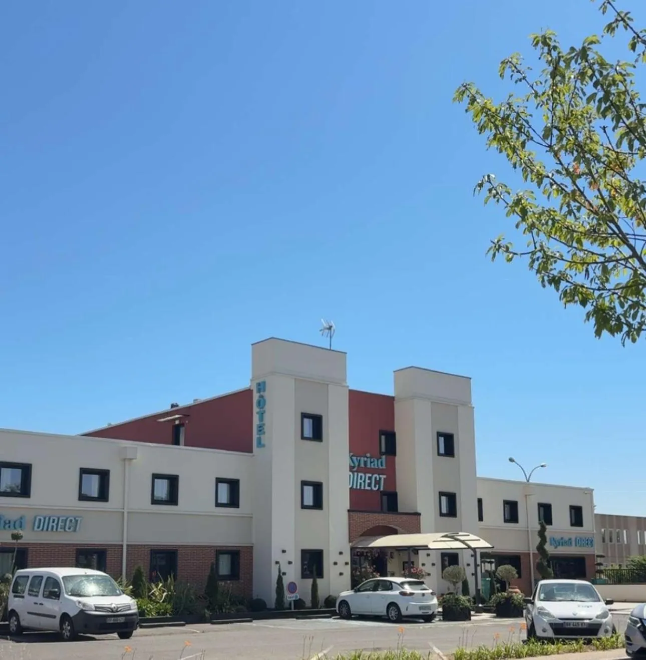 Property building in KYRIAD DIRECT ORLEANS NORD - Cap Saran