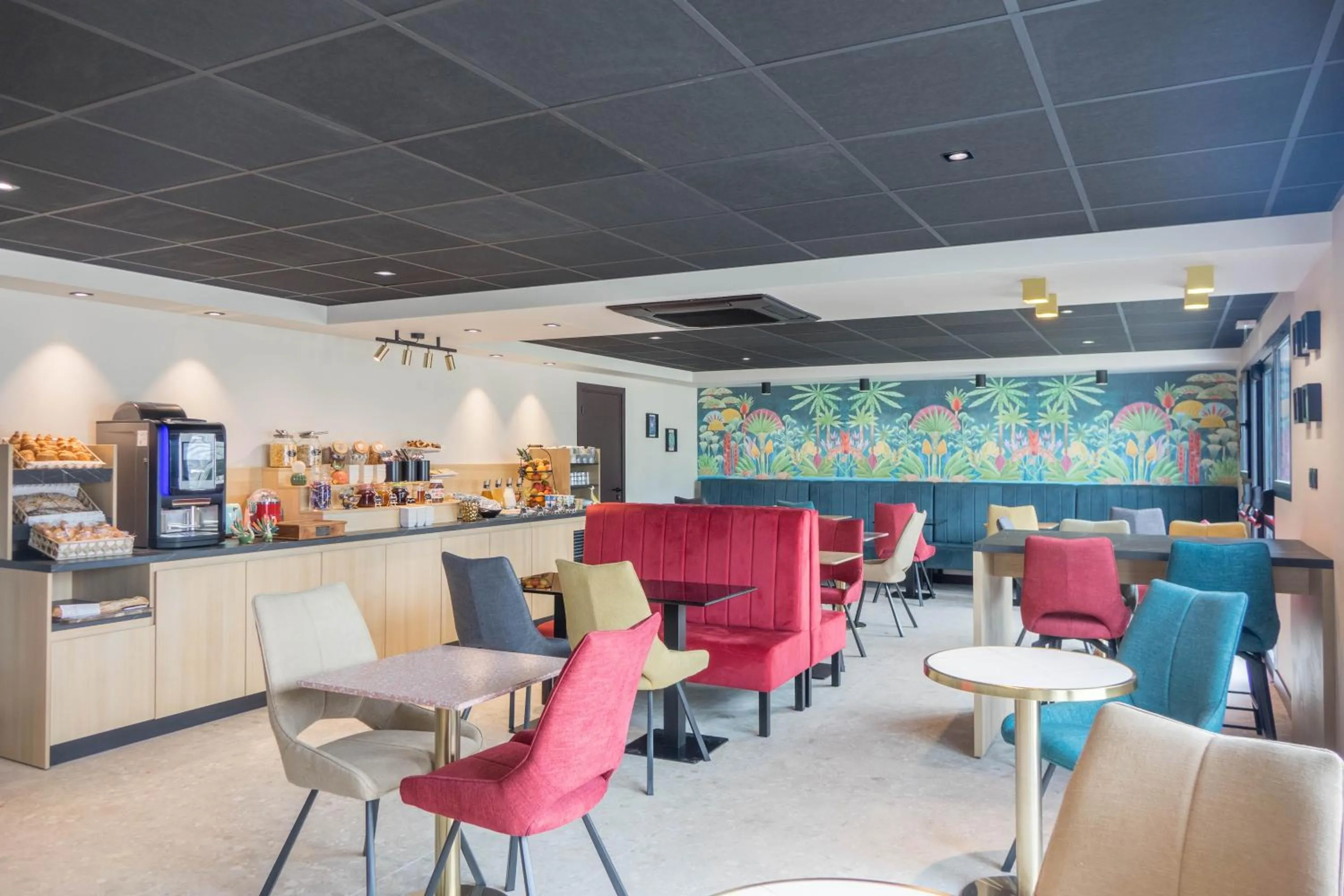 Breakfast in KYRIAD DIRECT ORLEANS NORD - Cap Saran