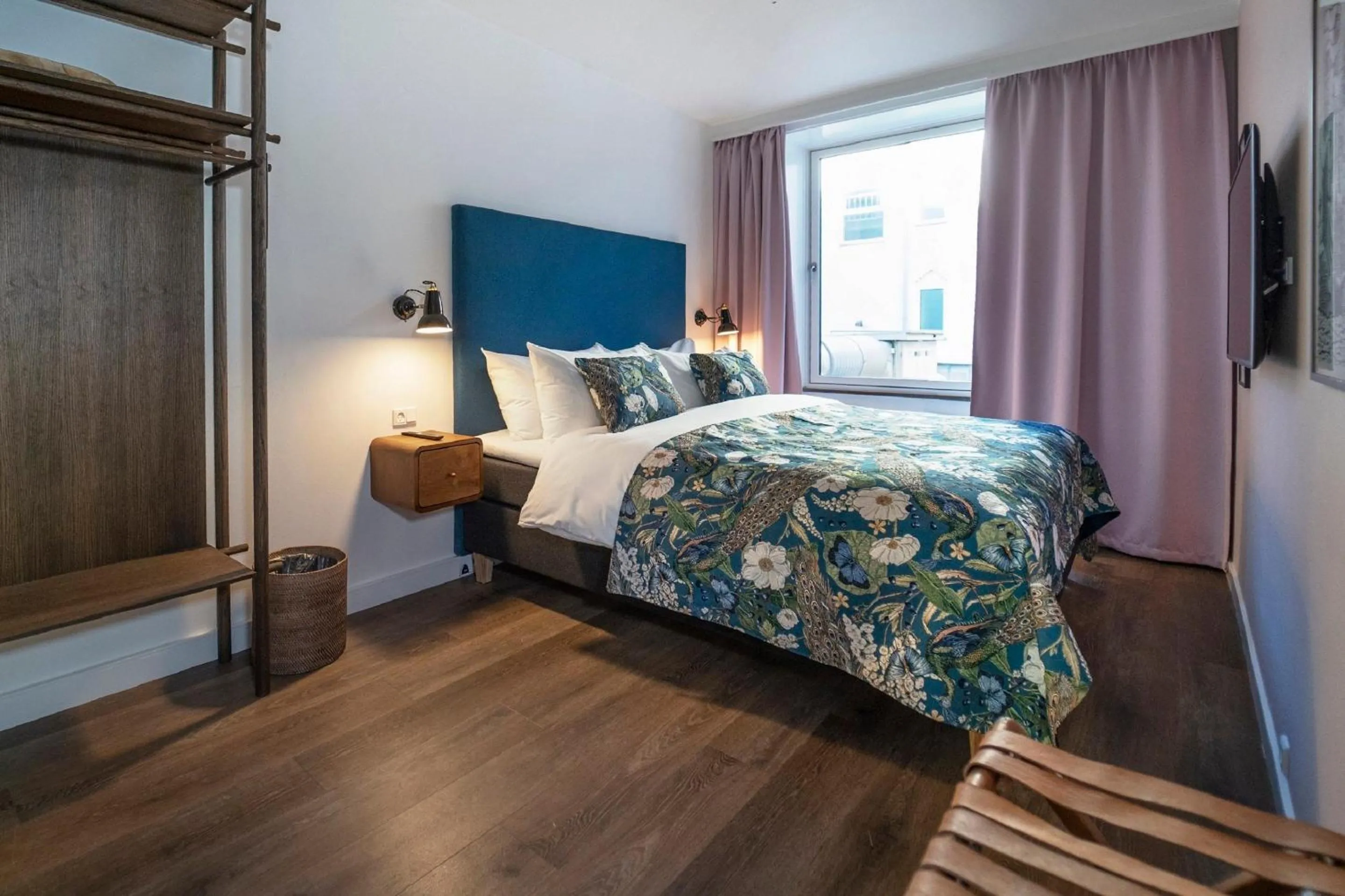 Photo of the whole room, Bed in Motel One Copenhagen