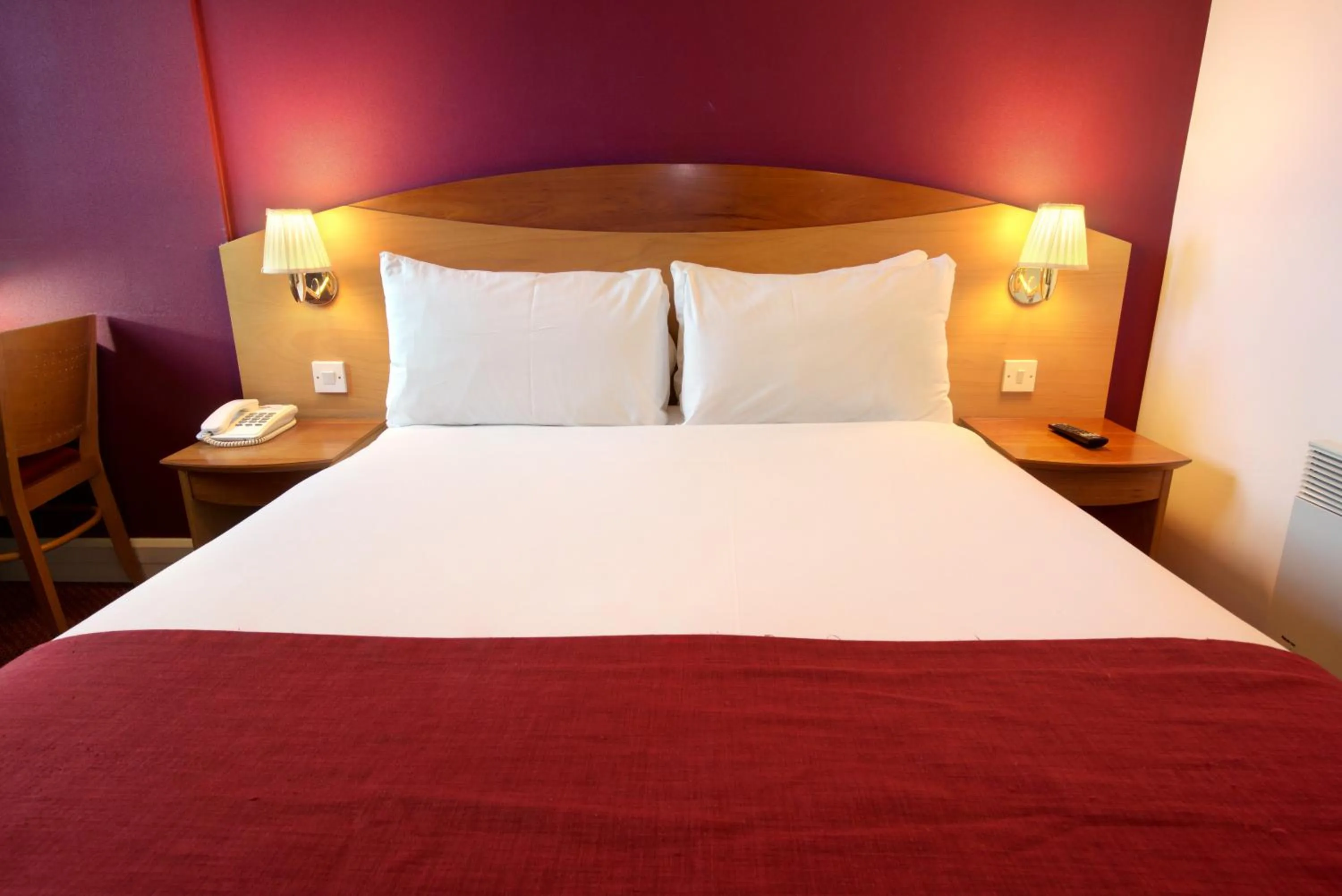 Bed in Waterloo Hub Hotel and Suites