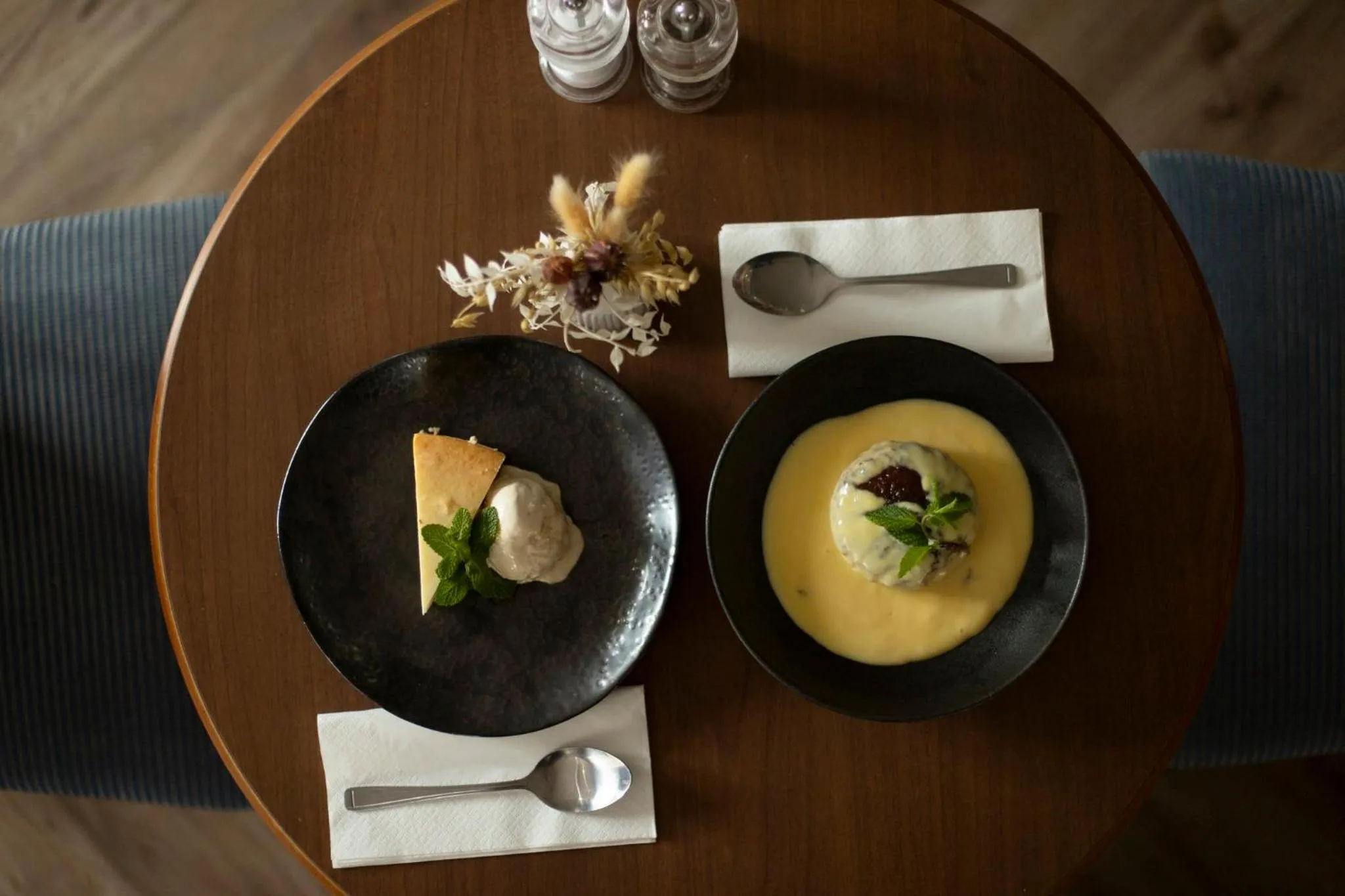 Restaurant/places to eat in Holiday Inn Express Poole by IHG