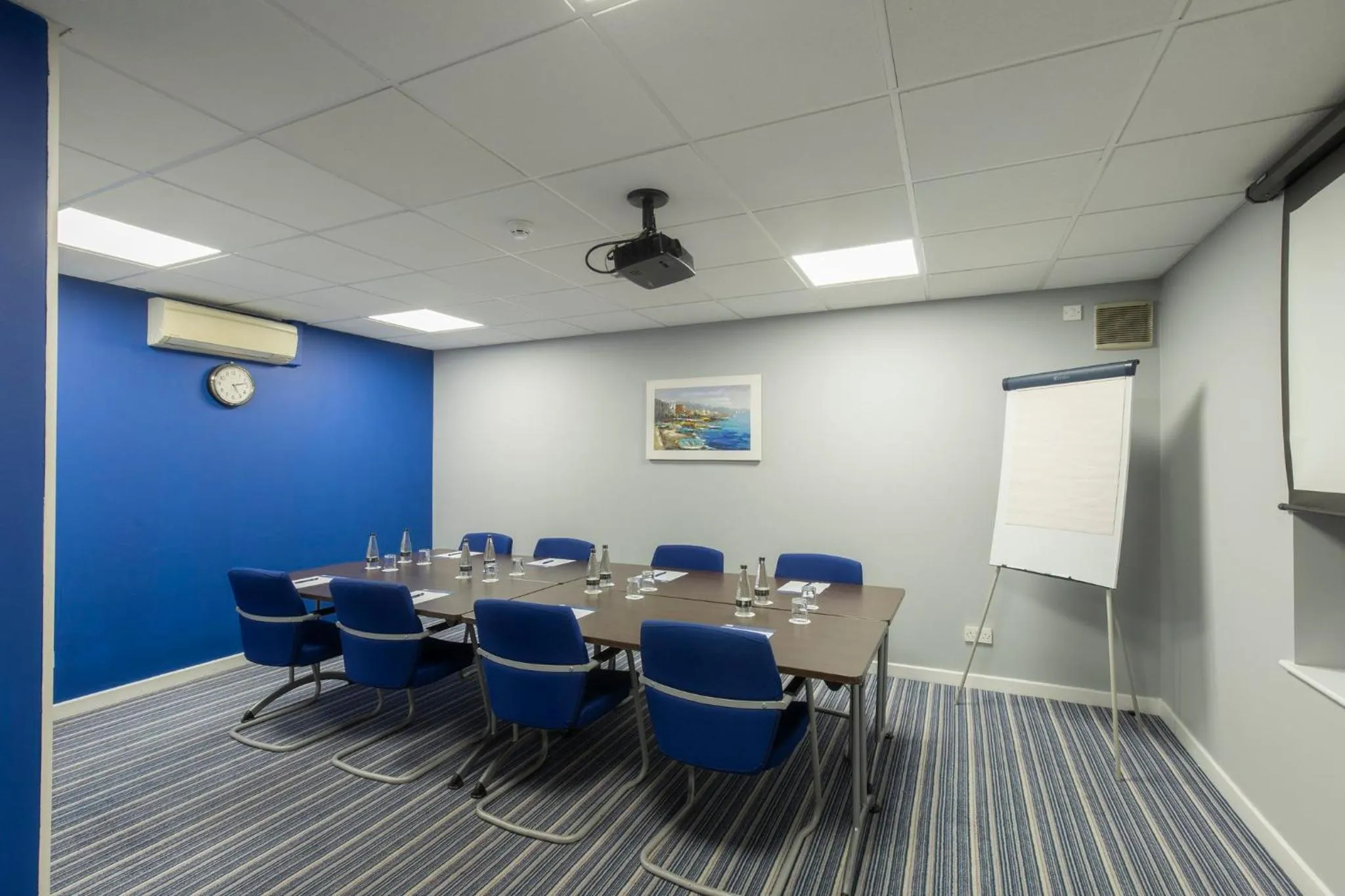 Meeting/conference room in Holiday Inn Express Poole by IHG
