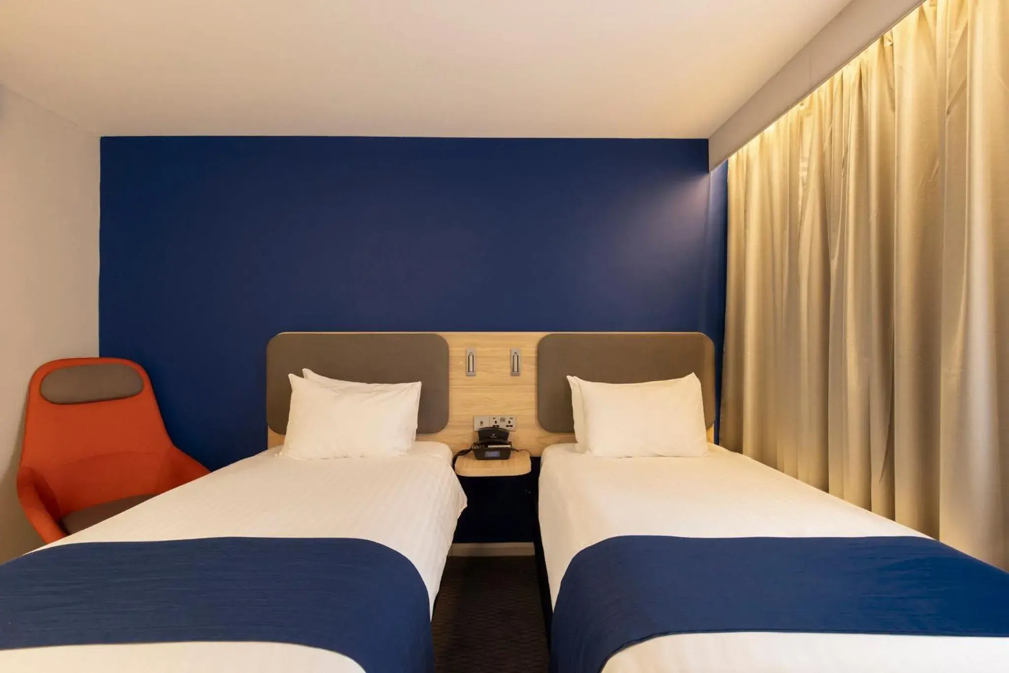 Standard Room with Free Hot Breakfast in Holiday Inn Express Poole by IHG Standard Room with Free Hot Breakfast in Holiday Inn Express Poole by IHG
