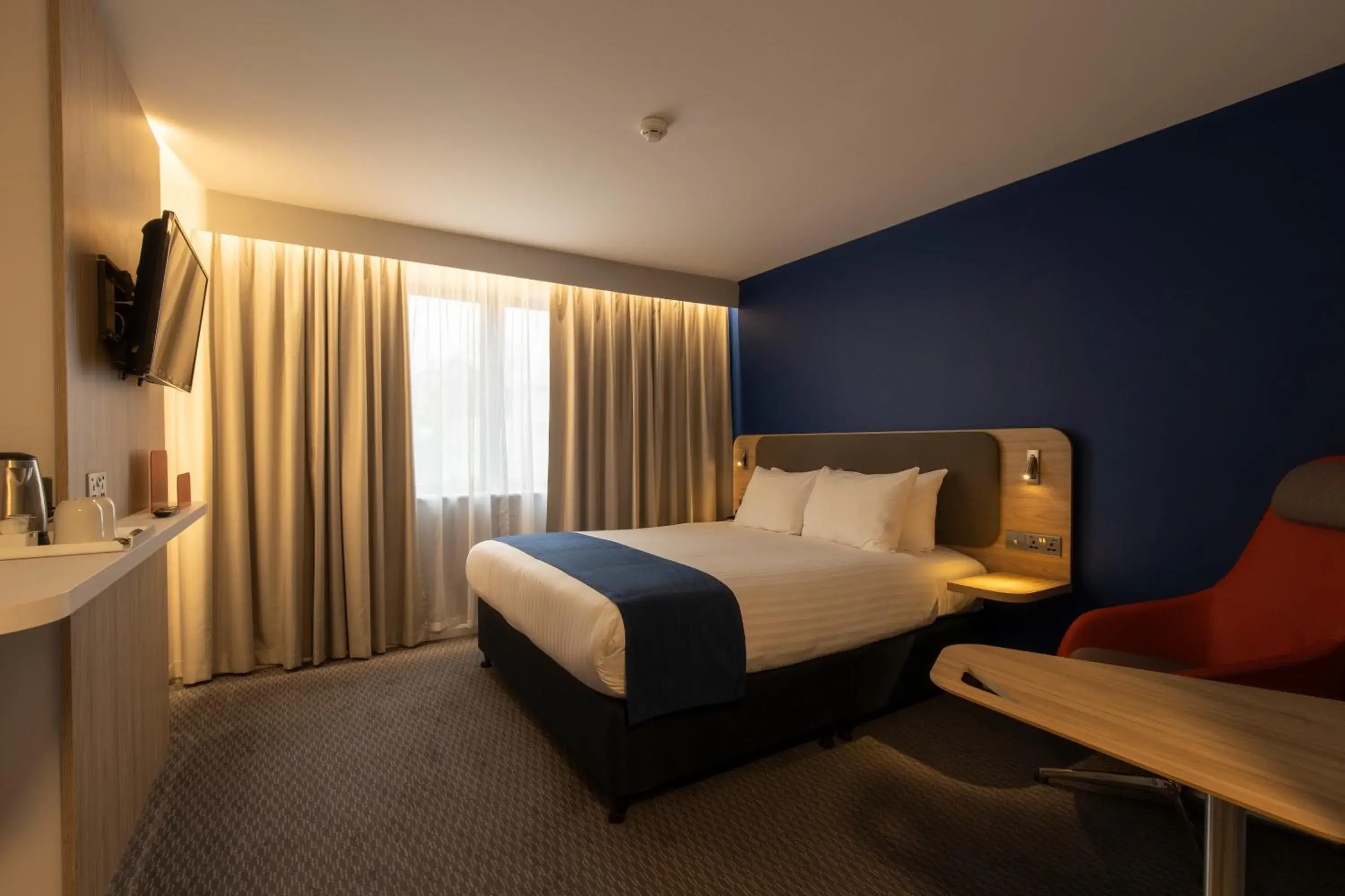 Standard Double Room with Free Hot Breakfast in Holiday Inn Express Poole by IHG Standard Double Room with Free Hot Breakfast in Holiday Inn Express Poole by IHG