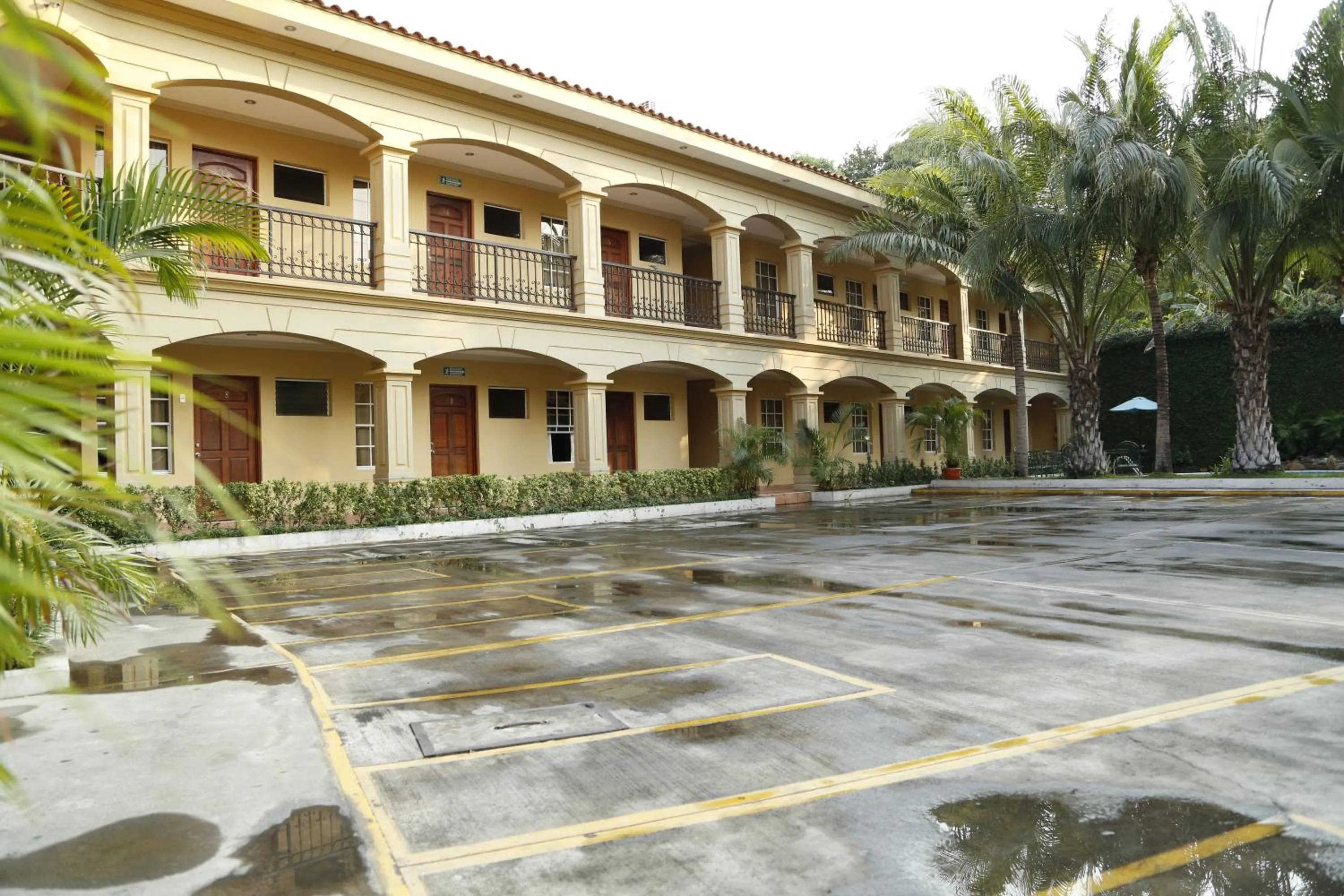 Property building in Hotel Florencia