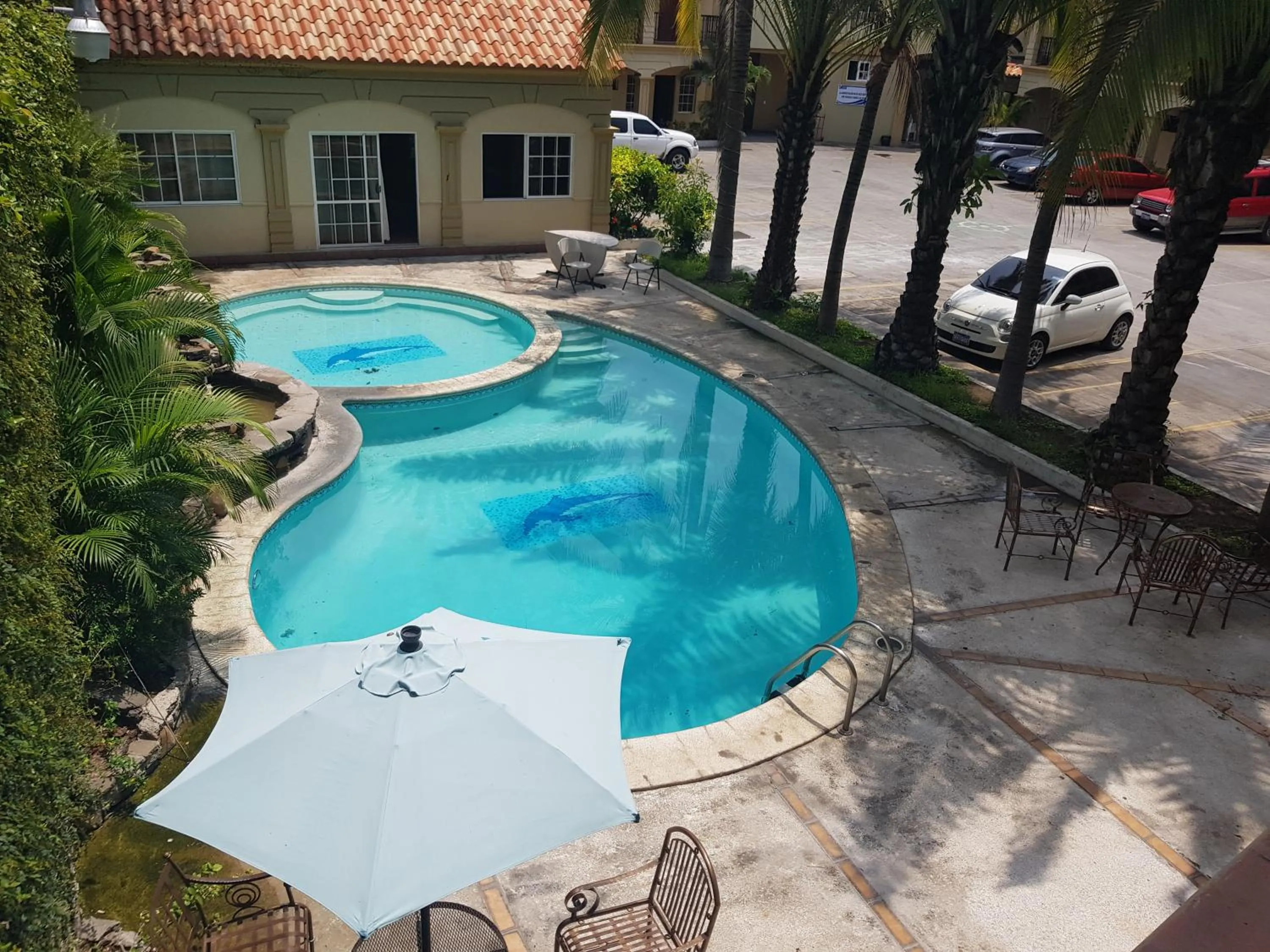 Swimming pool in Hotel Florencia
