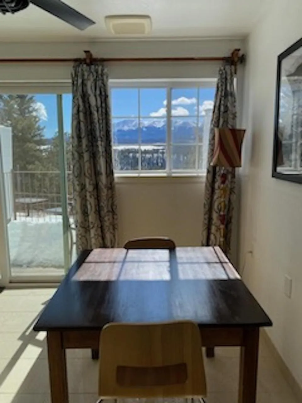 Dining area in Pikes Peak Paradise Bed and Breakfast
