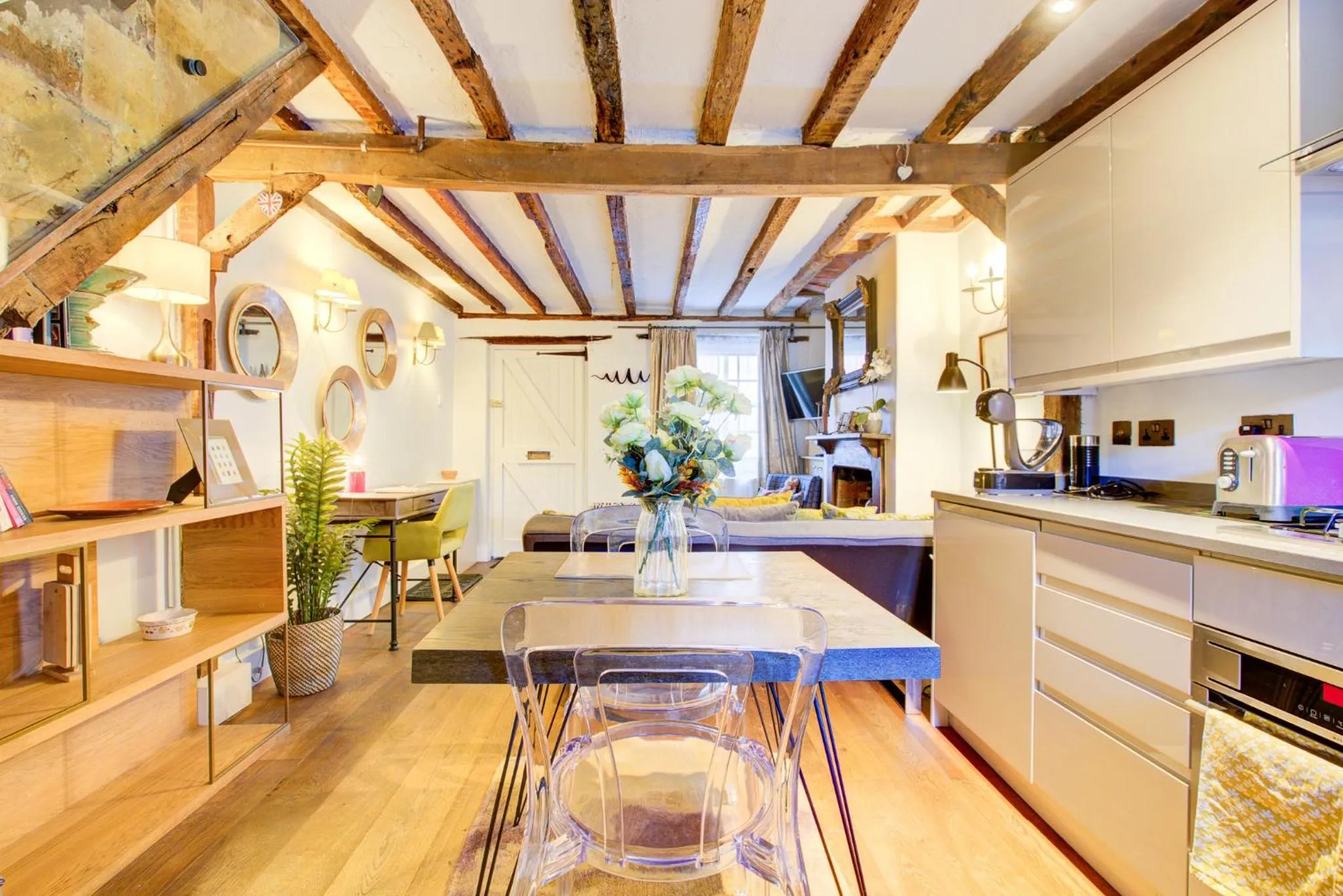 Dining area in Cartref