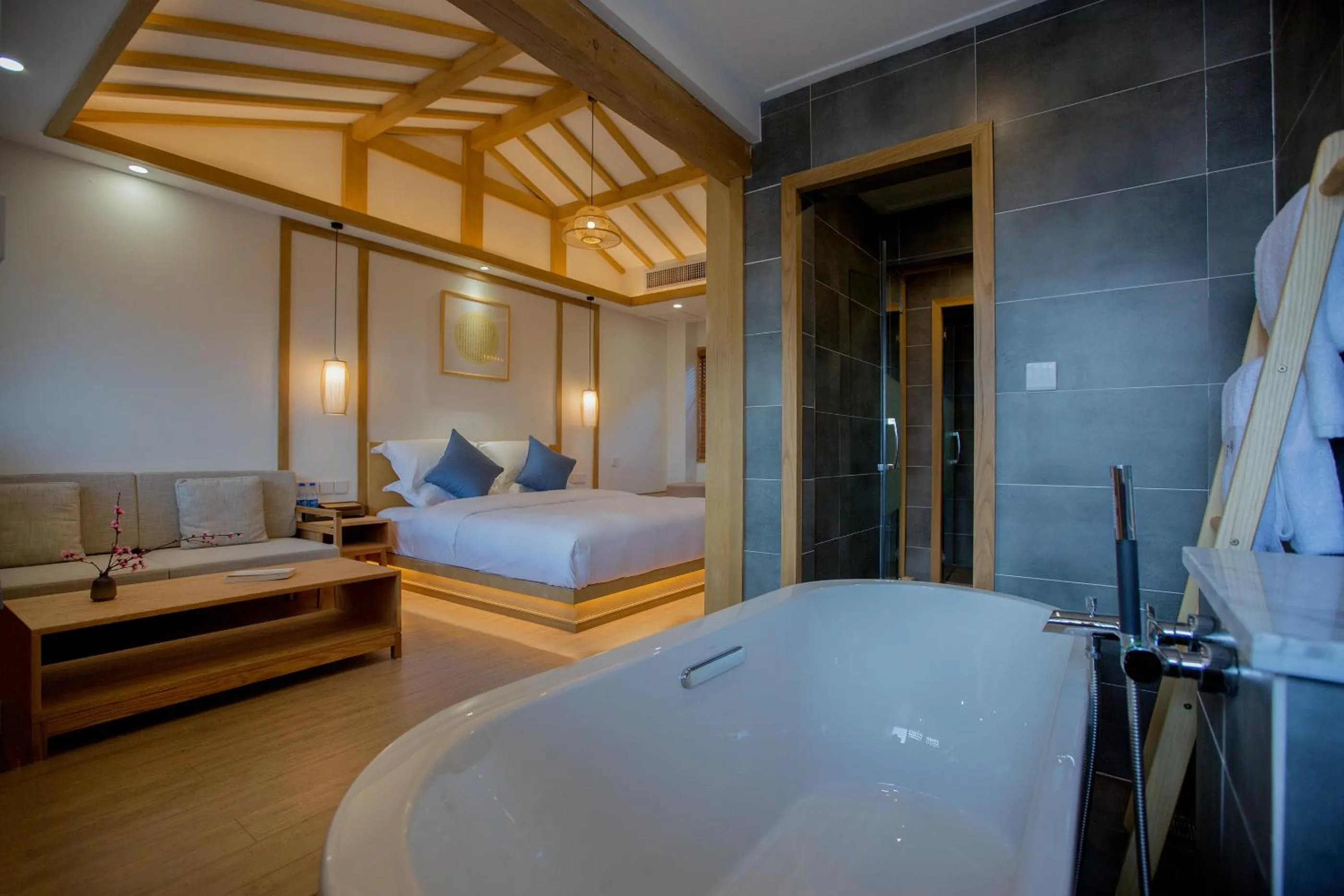 Decorative detail, Bed in Jianshe Inn