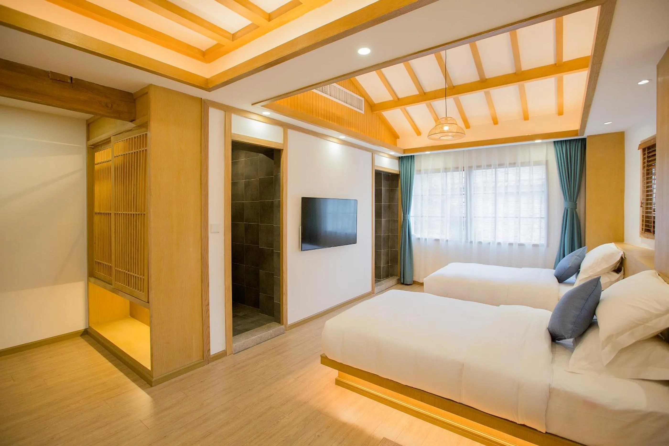 Photo of the whole room, Bed in Jianshe Inn