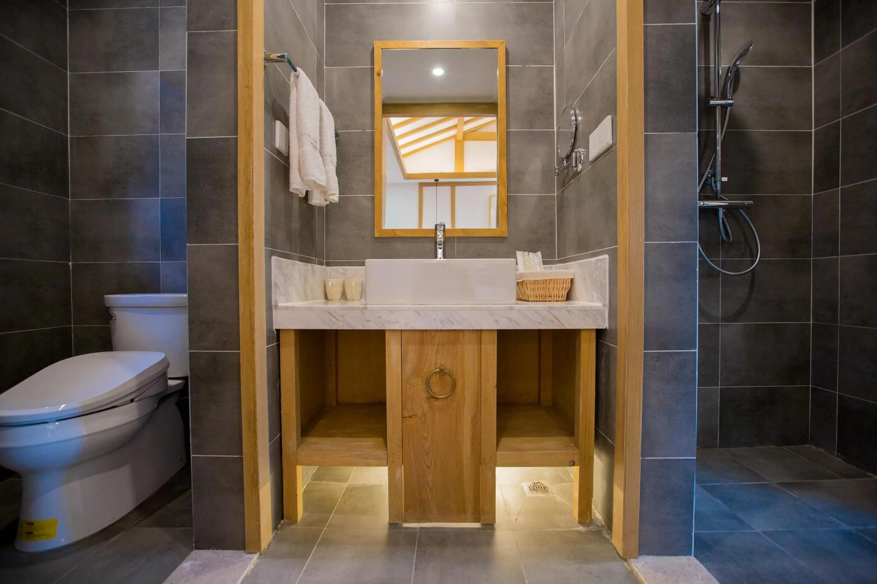 Bathroom in Jianshe Inn