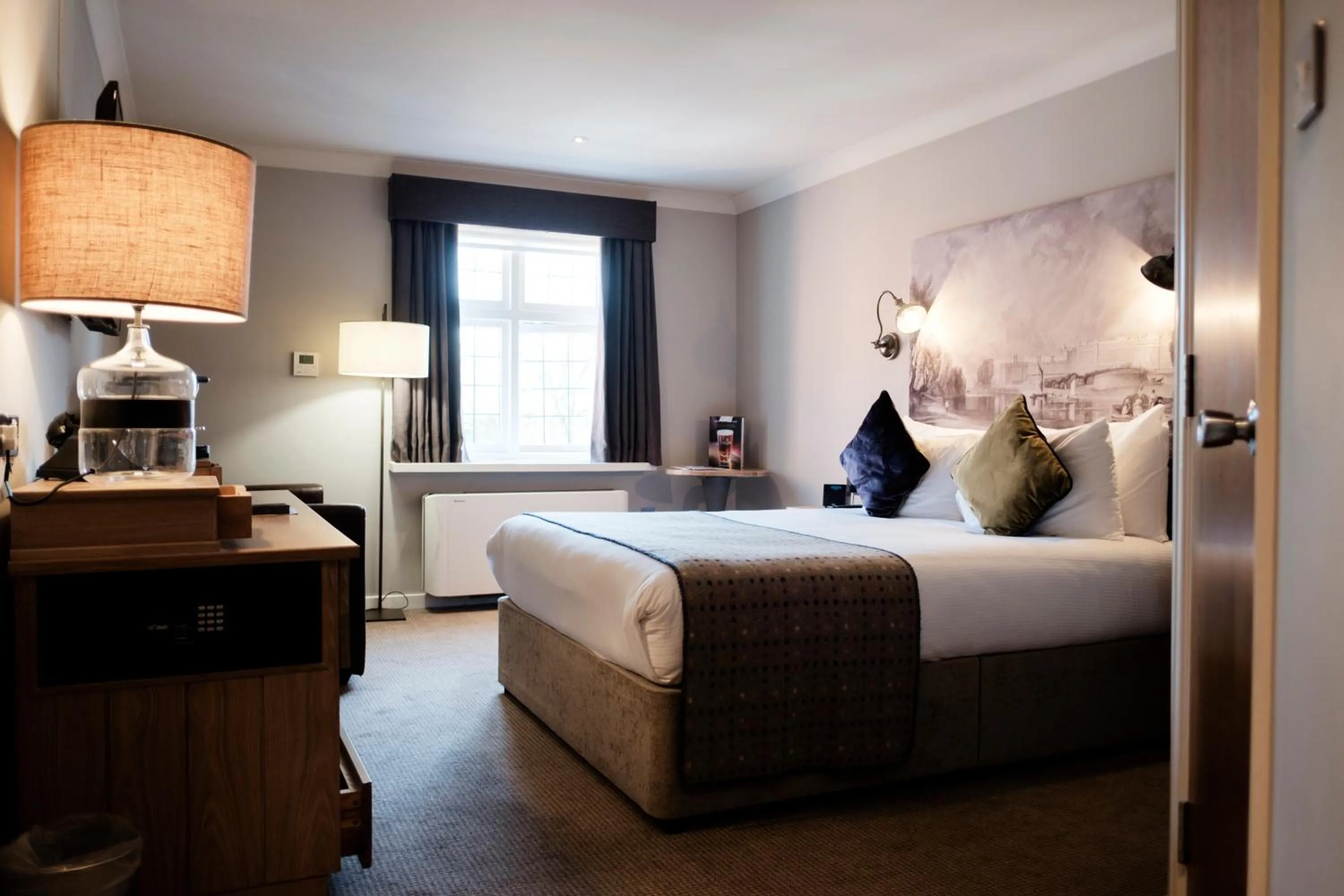 Photo of the whole room, Bed in The White Hart Hotel