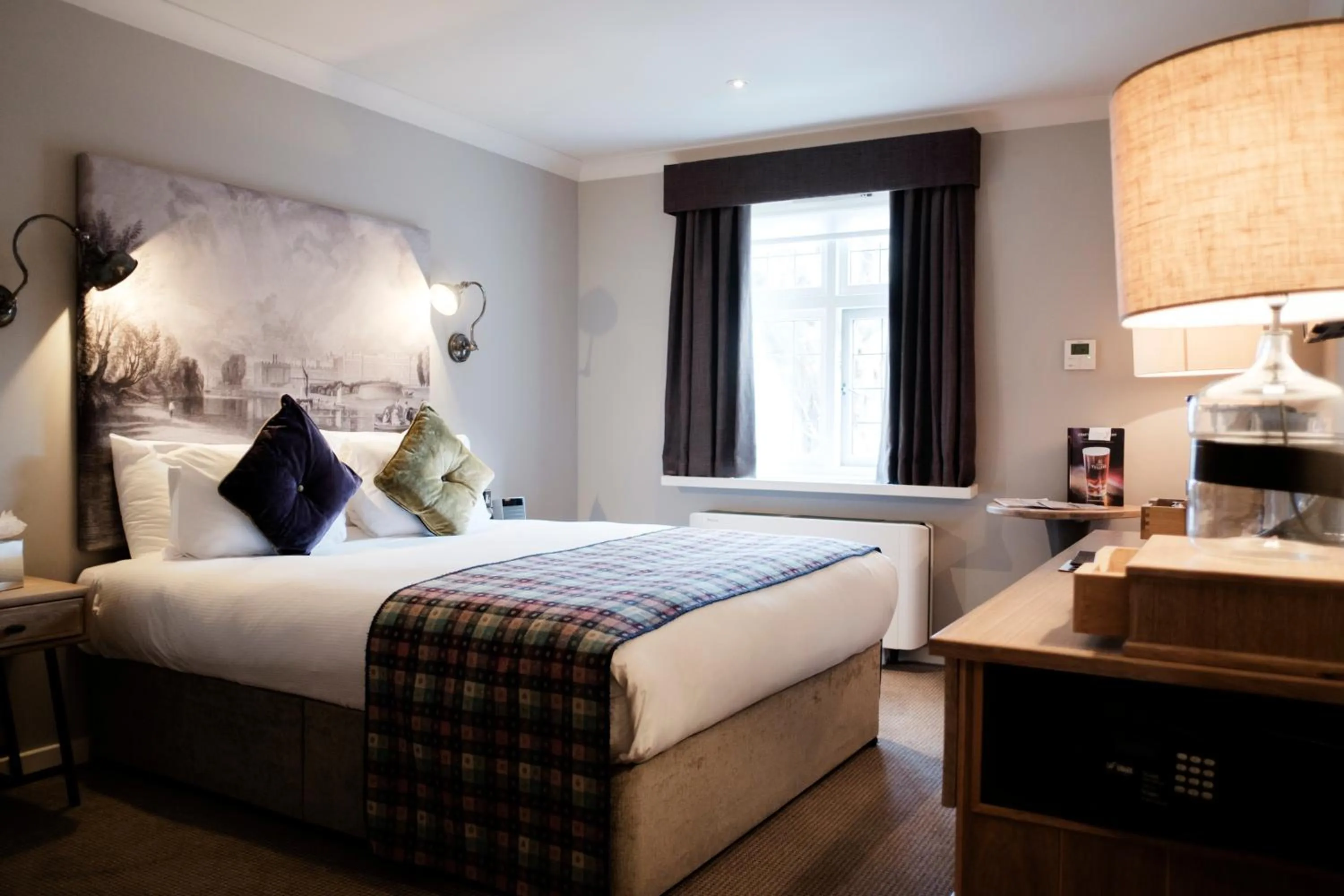 Photo of the whole room, Bed in The White Hart Hotel