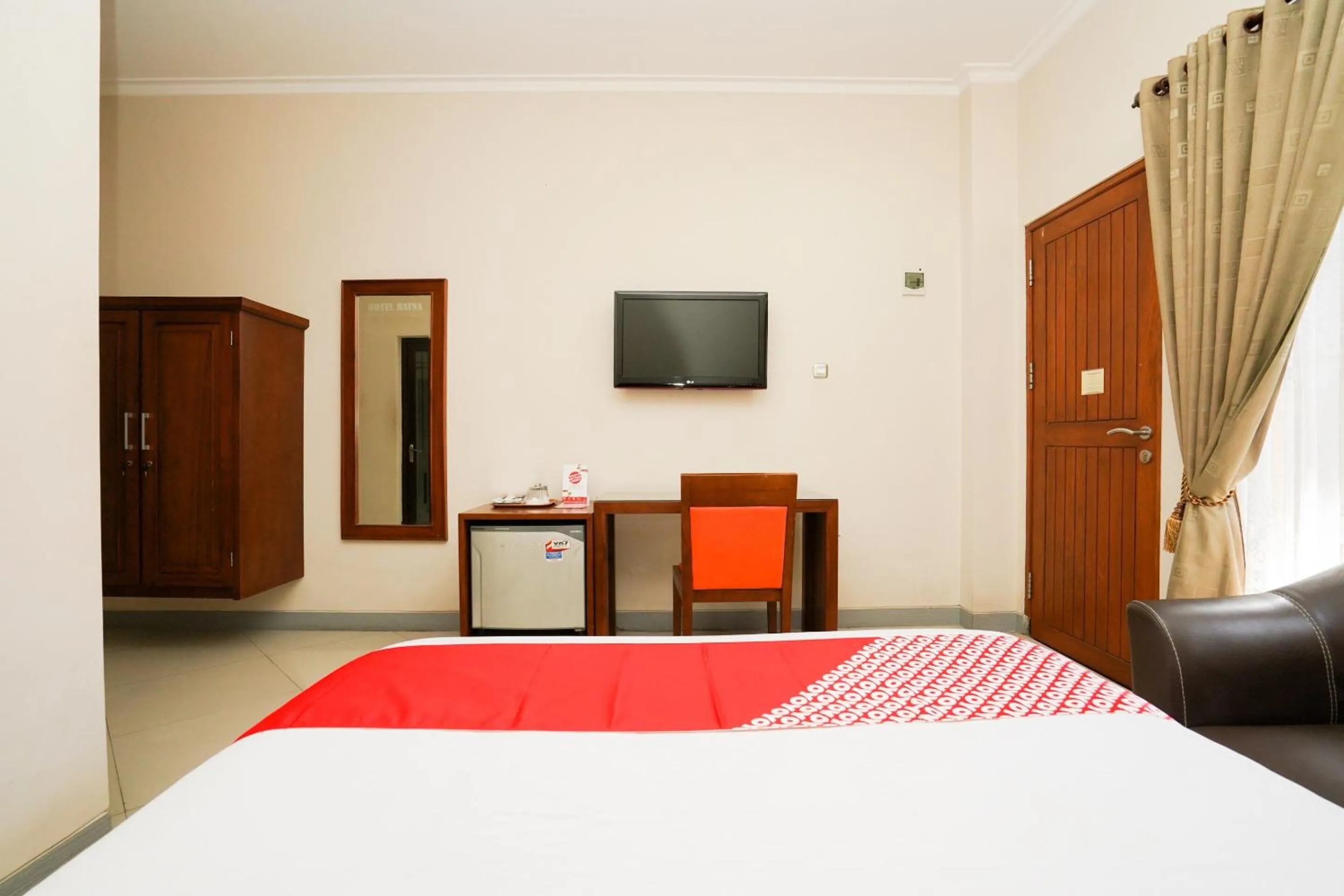 Bedroom, Bed in Capital O 1430 Hotel Ratna Syariah