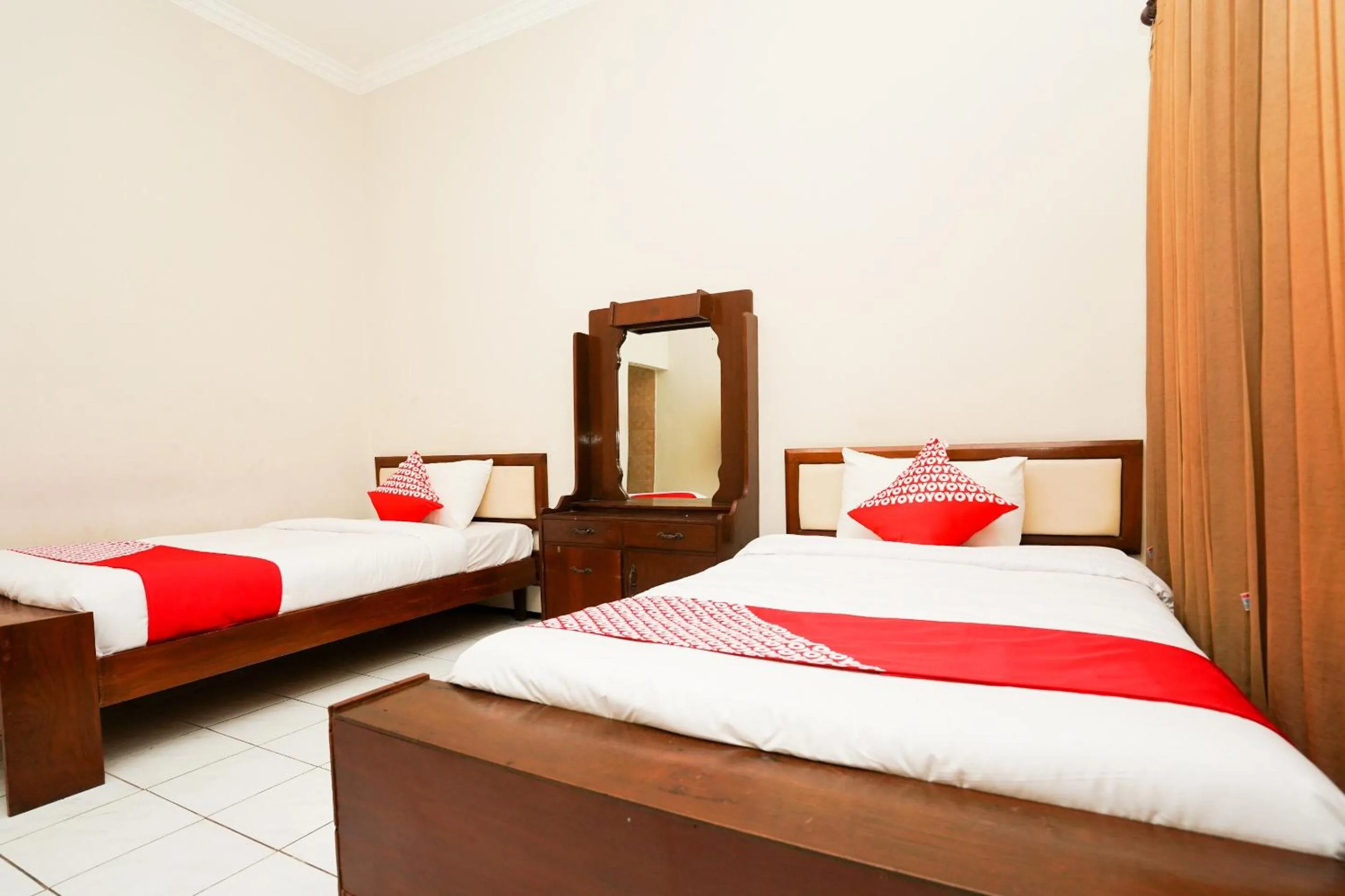 Bedroom, Bed in Capital O 1430 Hotel Ratna Syariah