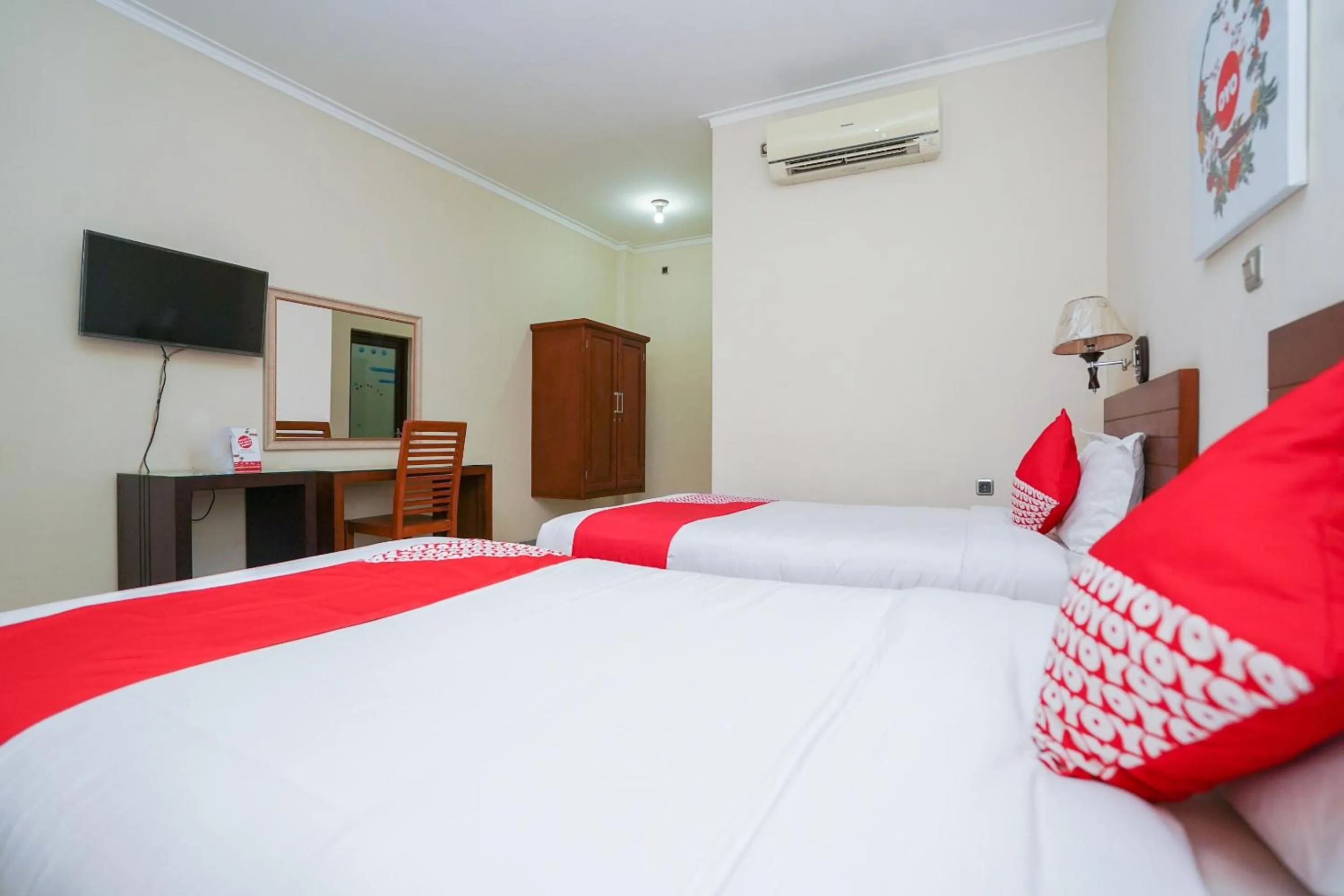 Bedroom, Bed in Capital O 1430 Hotel Ratna Syariah