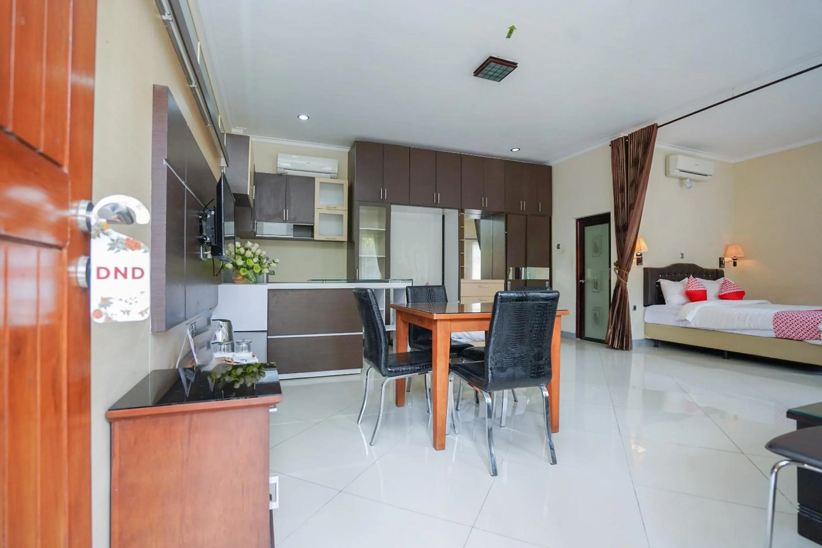 Bedroom, Bed in Capital O 1430 Hotel Ratna Syariah