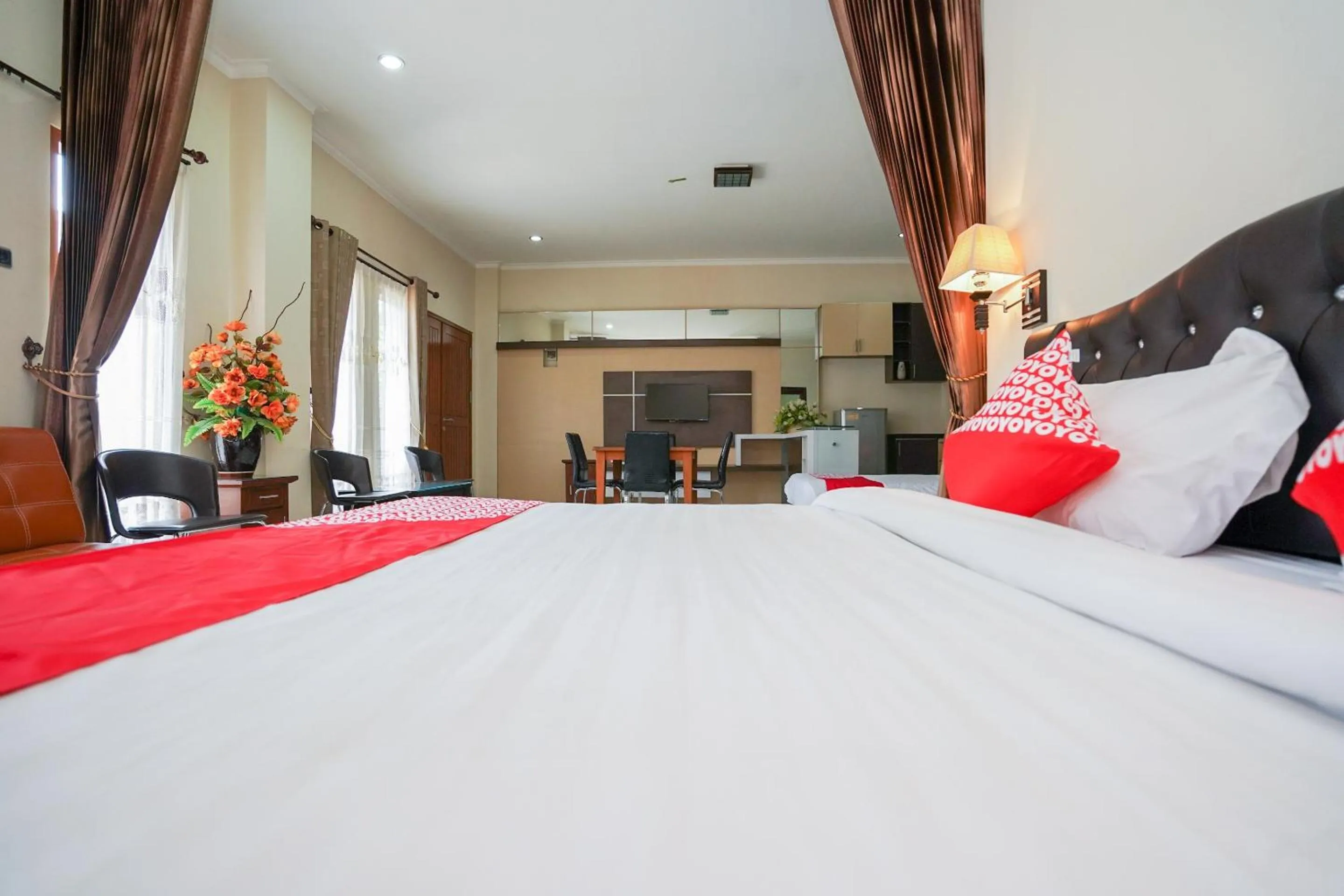 Bedroom, Bed in Capital O 1430 Hotel Ratna Syariah