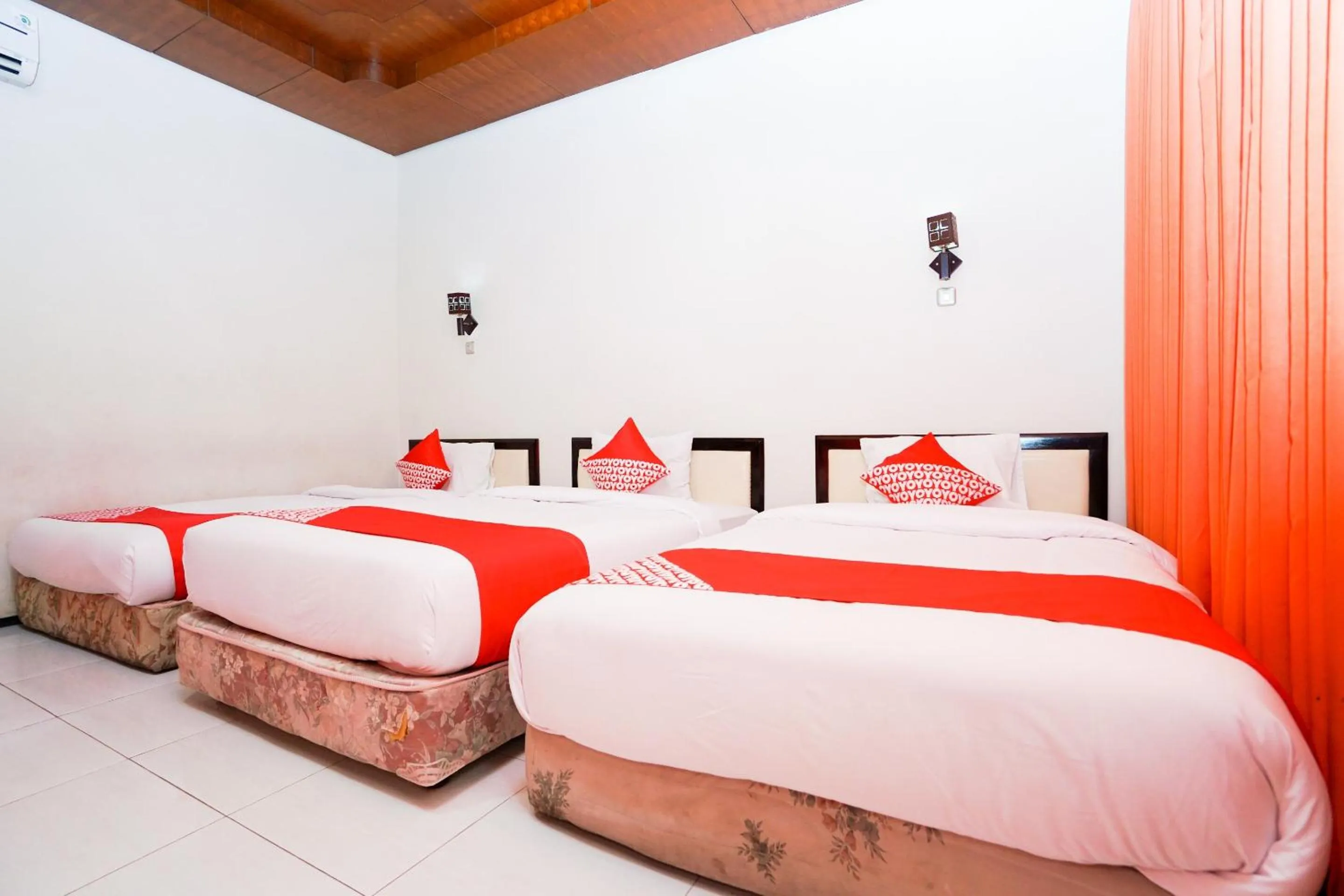 Bedroom, Bed in Capital O 1430 Hotel Ratna Syariah