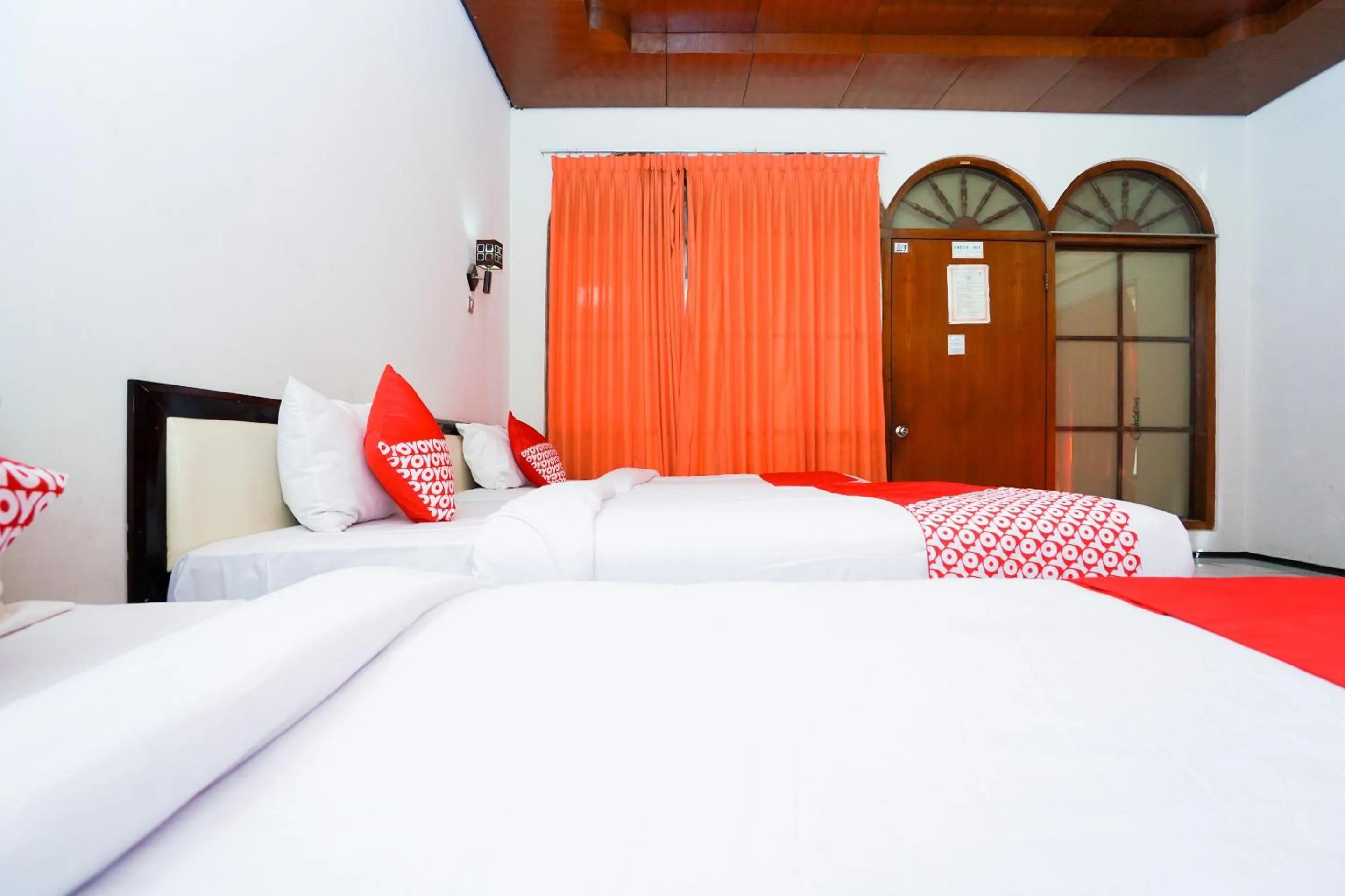 Bedroom, Bed in Capital O 1430 Hotel Ratna Syariah