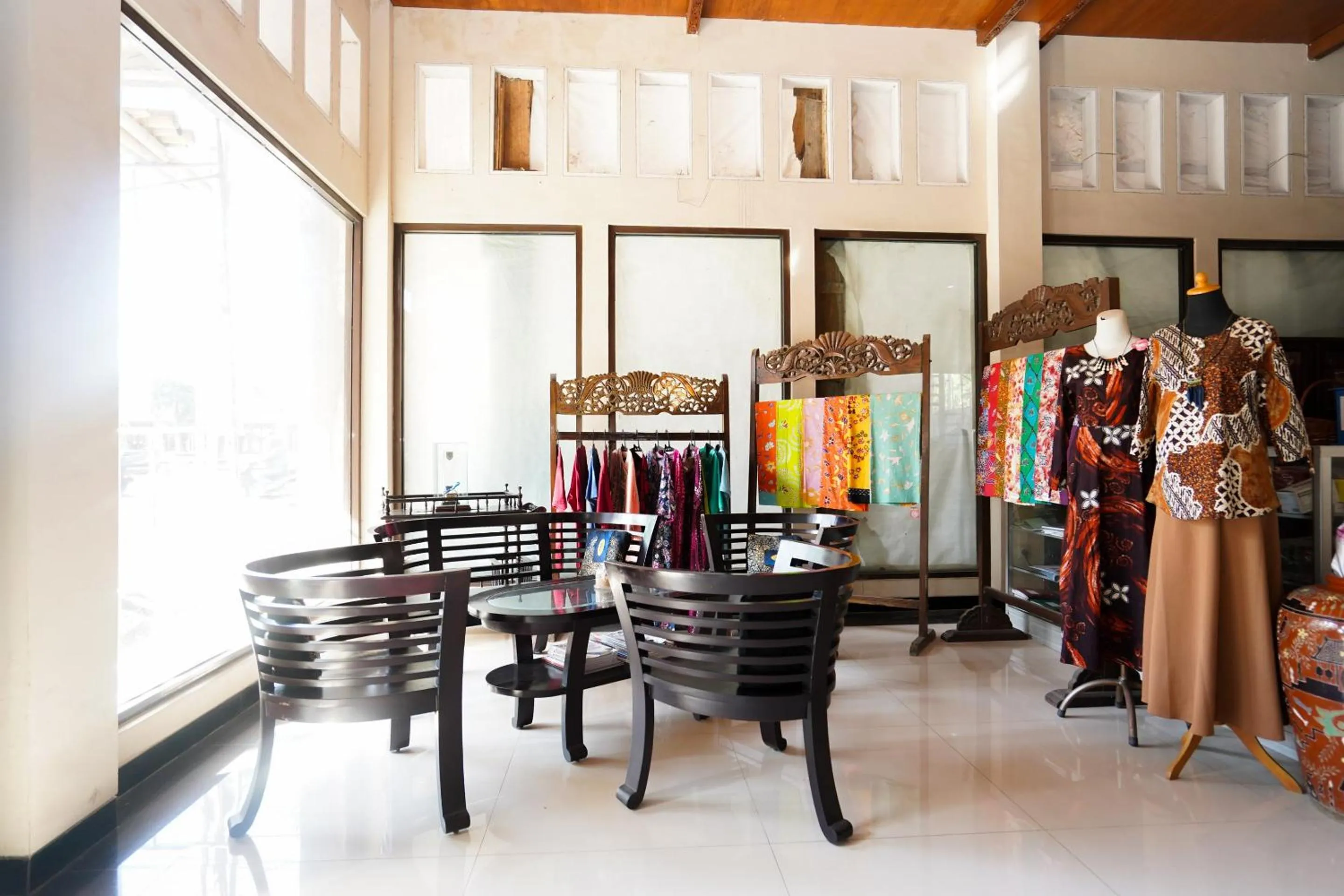 Lobby or reception in Capital O 1430 Hotel Ratna Syariah