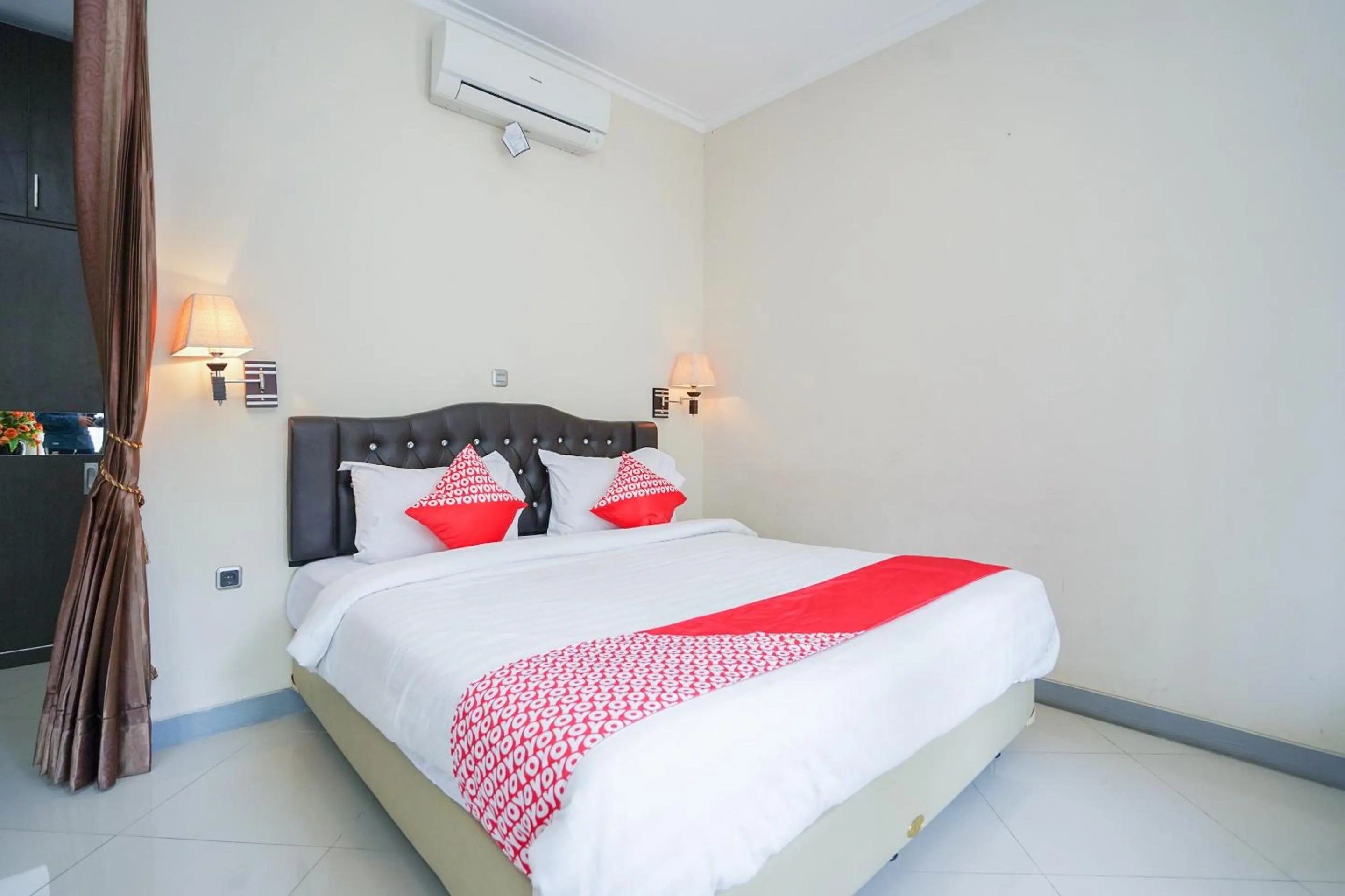 Bedroom, Bed in Capital O 1430 Hotel Ratna Syariah