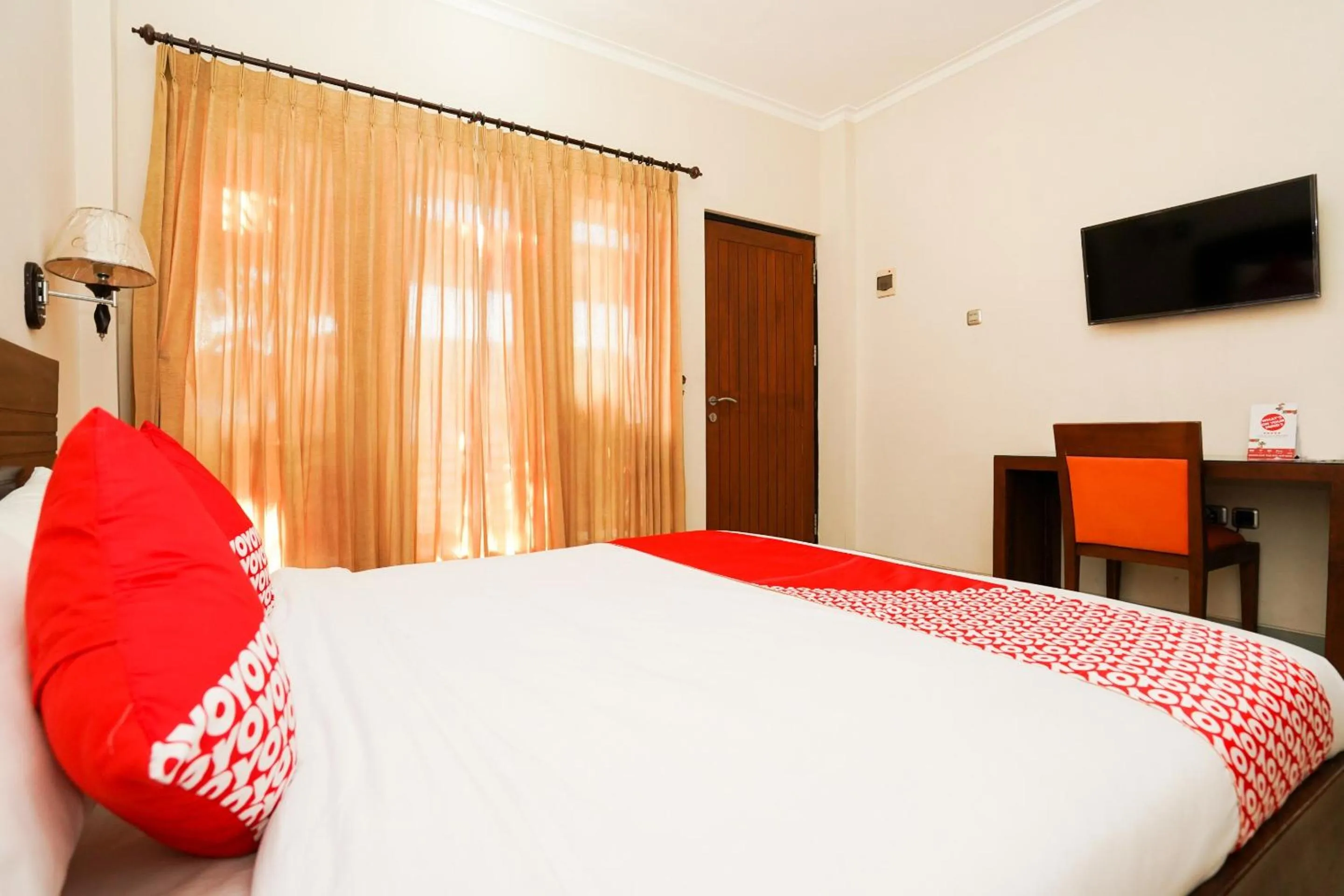 Bedroom, Bed in Capital O 1430 Hotel Ratna Syariah