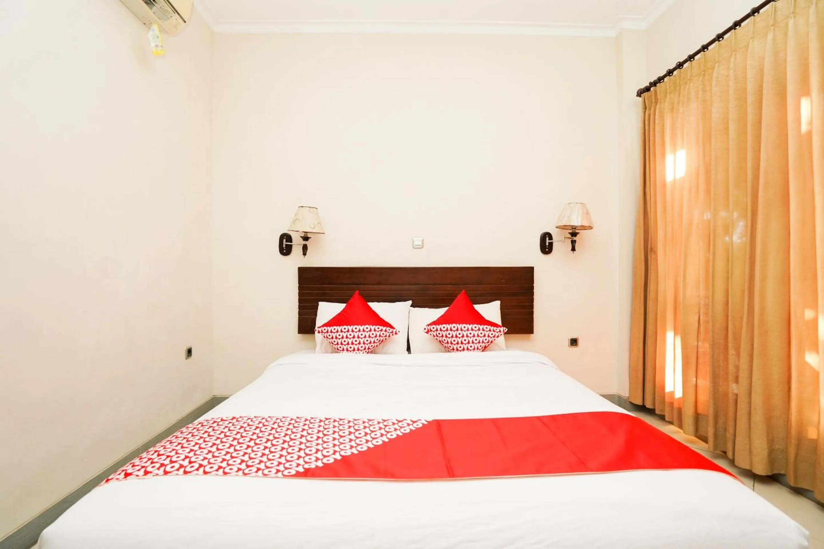 Bedroom, Bed in Capital O 1430 Hotel Ratna Syariah