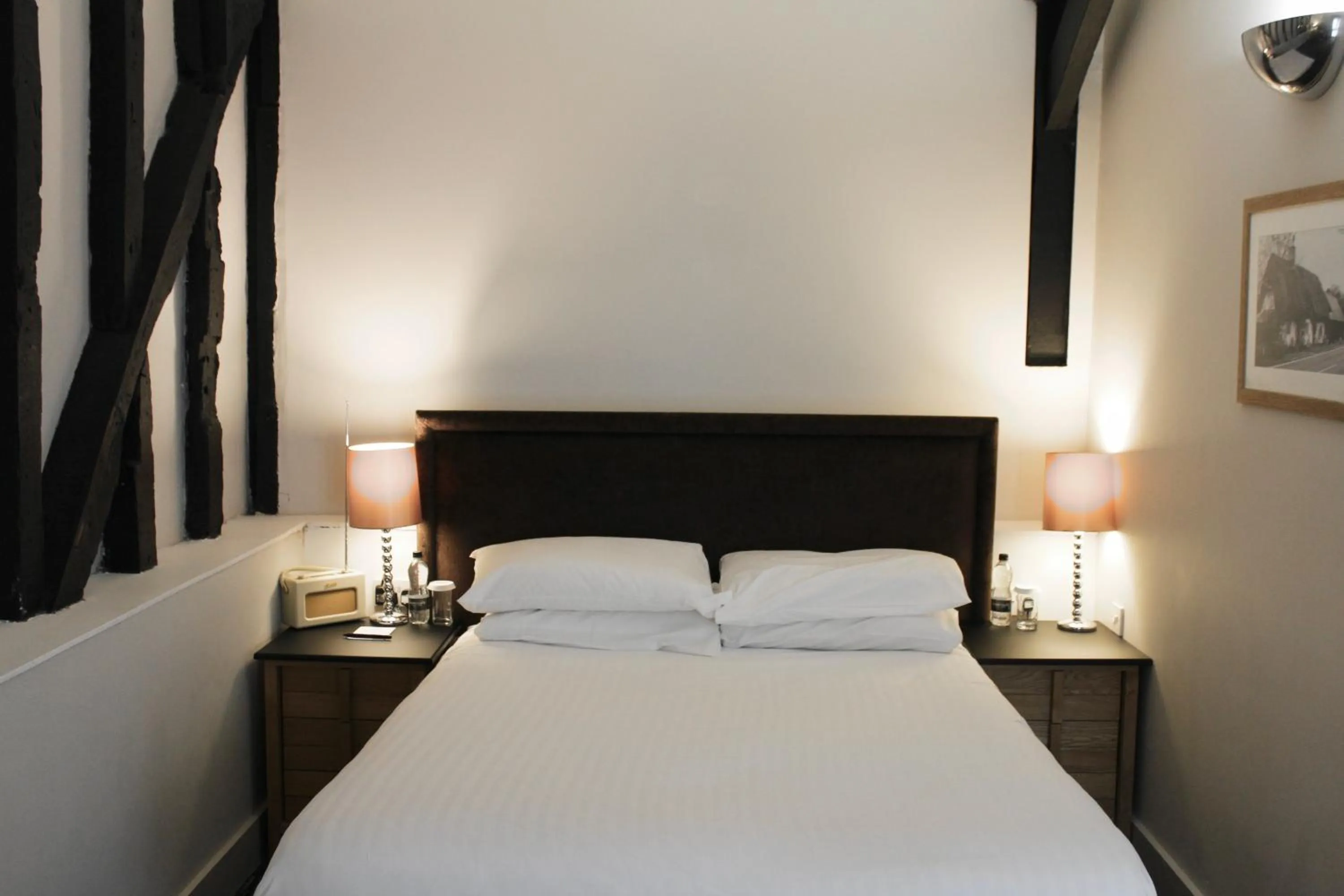 Bed in The Saracens Head Hotel